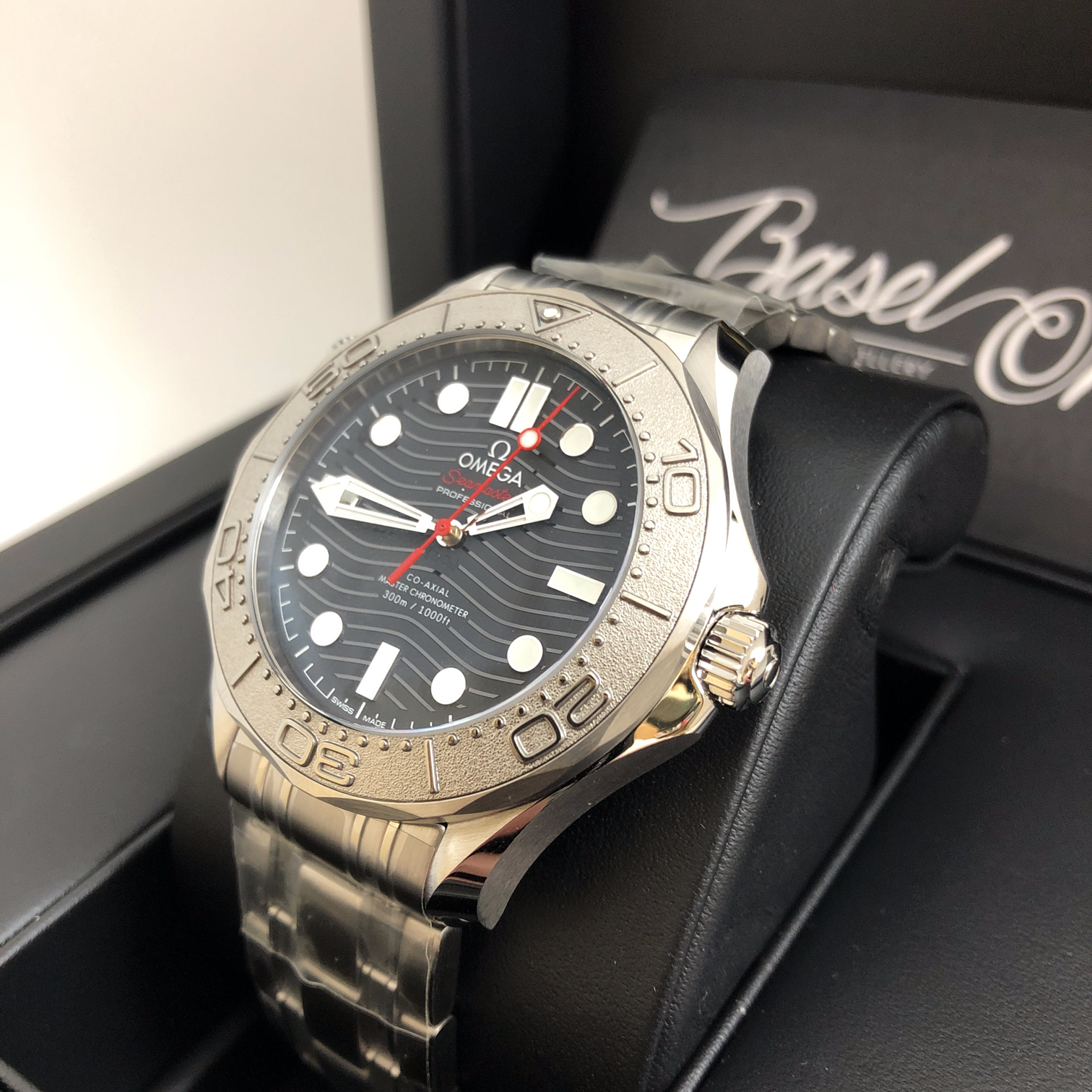 BRAND NEW OMEGA SEAMASTER DIVER 300M 210.30.42.20.01.002   21030422001002  CO‑AXIAL MASTER CHRONOMETER 42 MM Nekton Edition