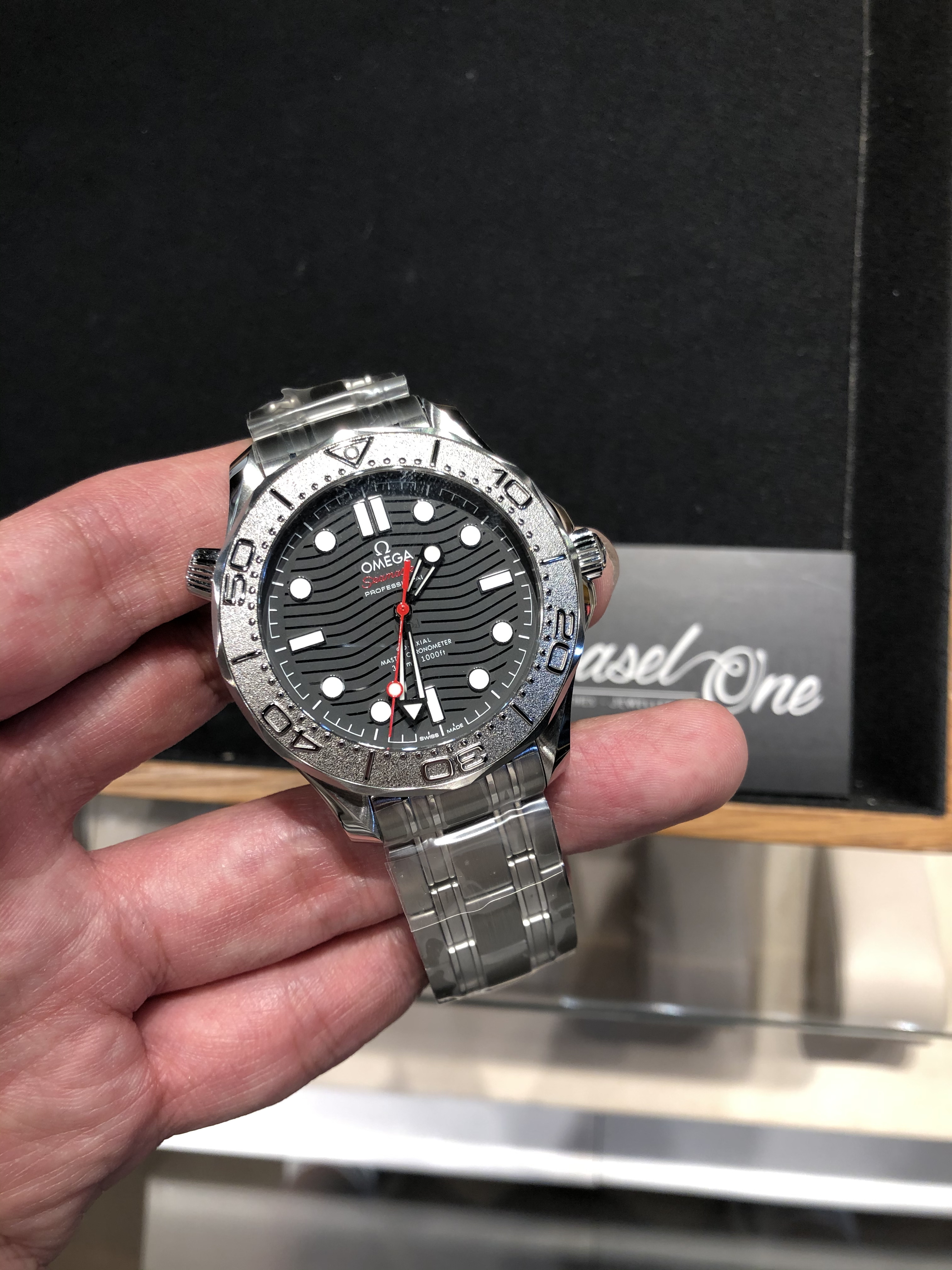 210.30.42.20.01.002 | Omega DIVER 300M NEKTON