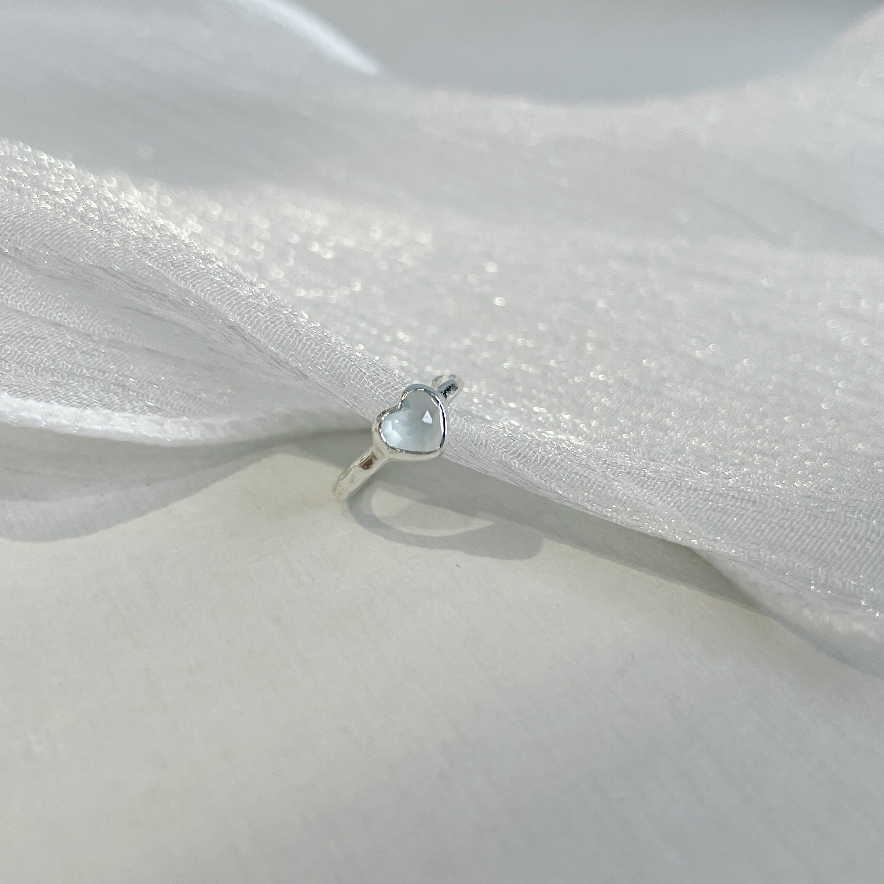 Cutting heart海藍玉髓耳骨夾