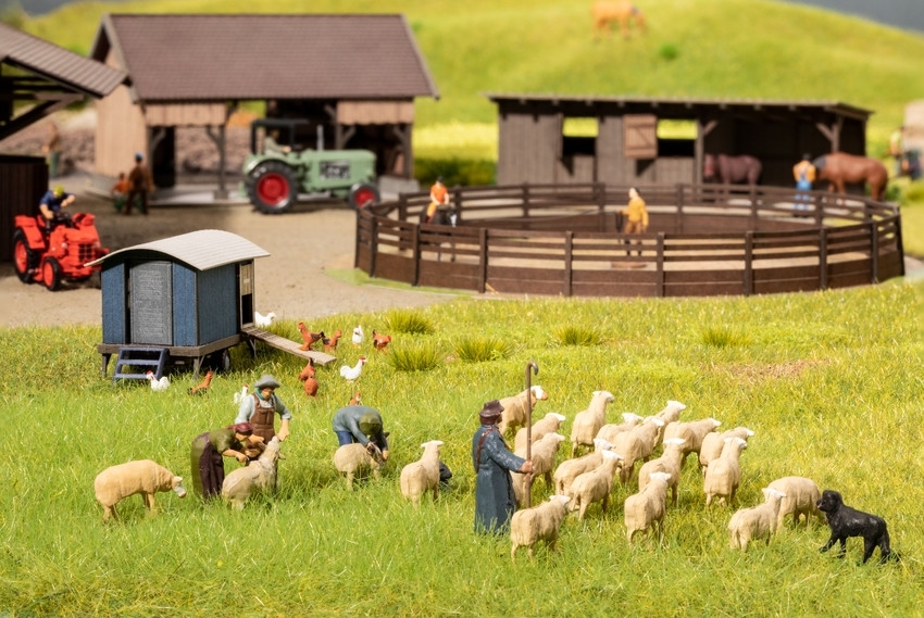 Noch 15751 HO scale Sheep Shearing