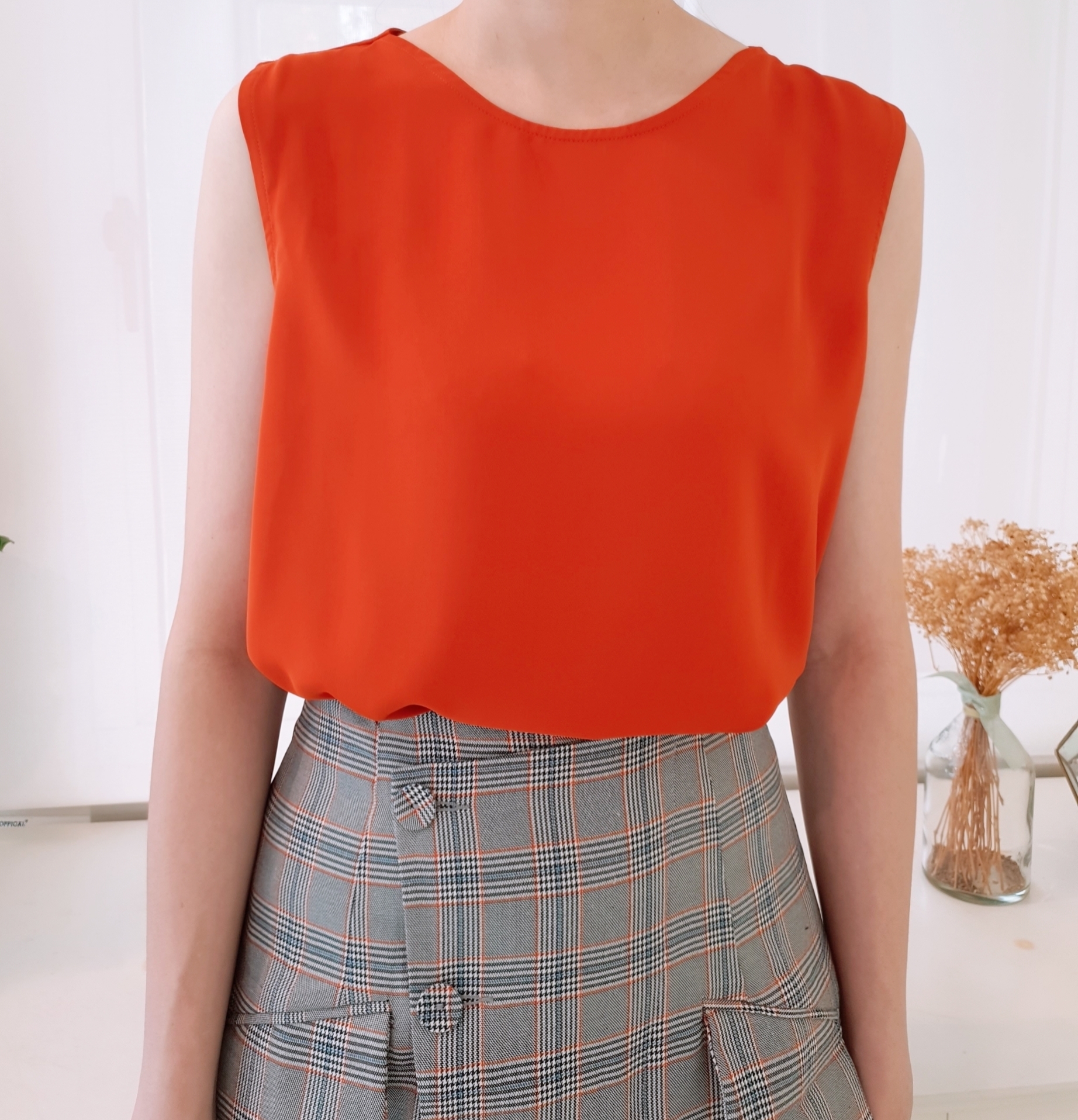 SOLID CHIFFON COMFY SLEEVELESS BLOUSE