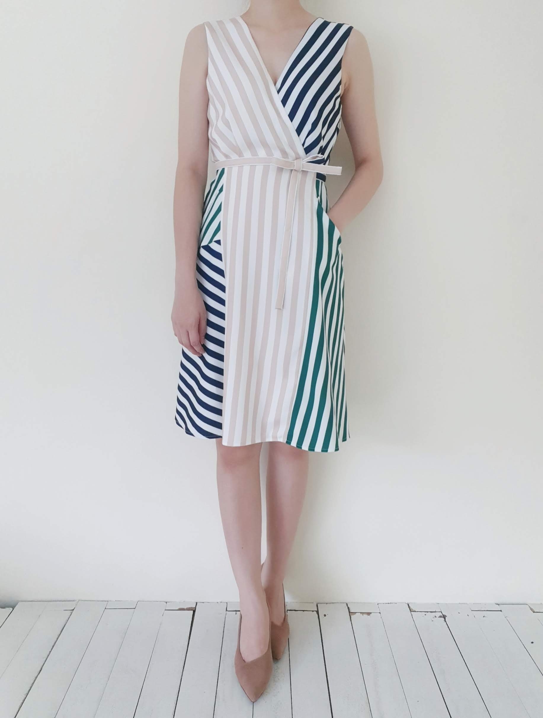 CONTRAST TONE STRIPES RIBBON WAIST DRESS