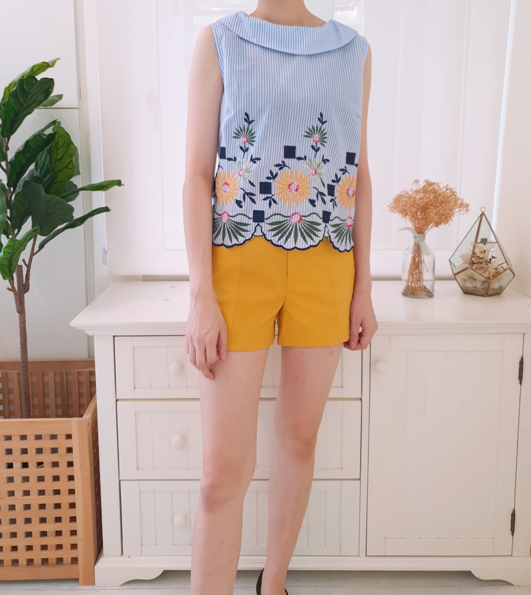 STRIPED EMBROIDERY FLORAL BLOUSE