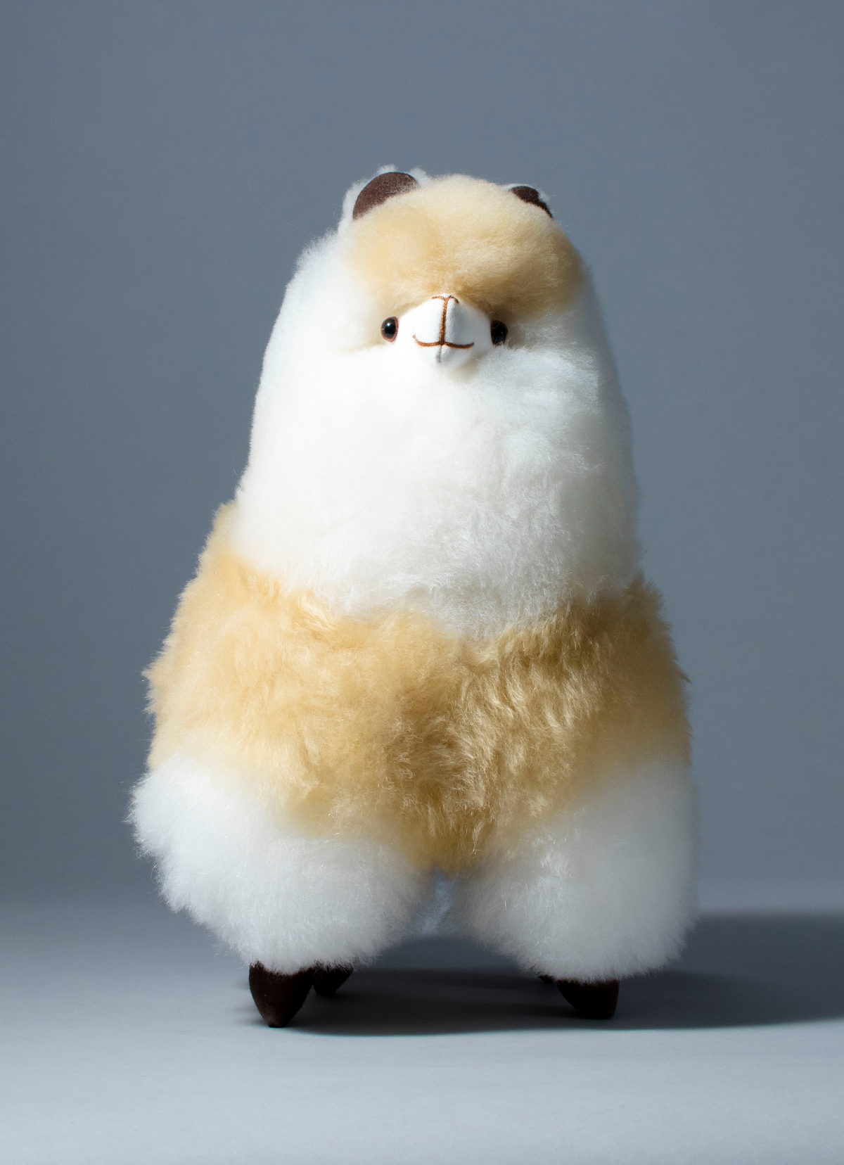 ST.MALO 秘魯工匠手工原生羊駝毛仿真羊駝家飾娃娃32CM-2065UH-烤布蕾