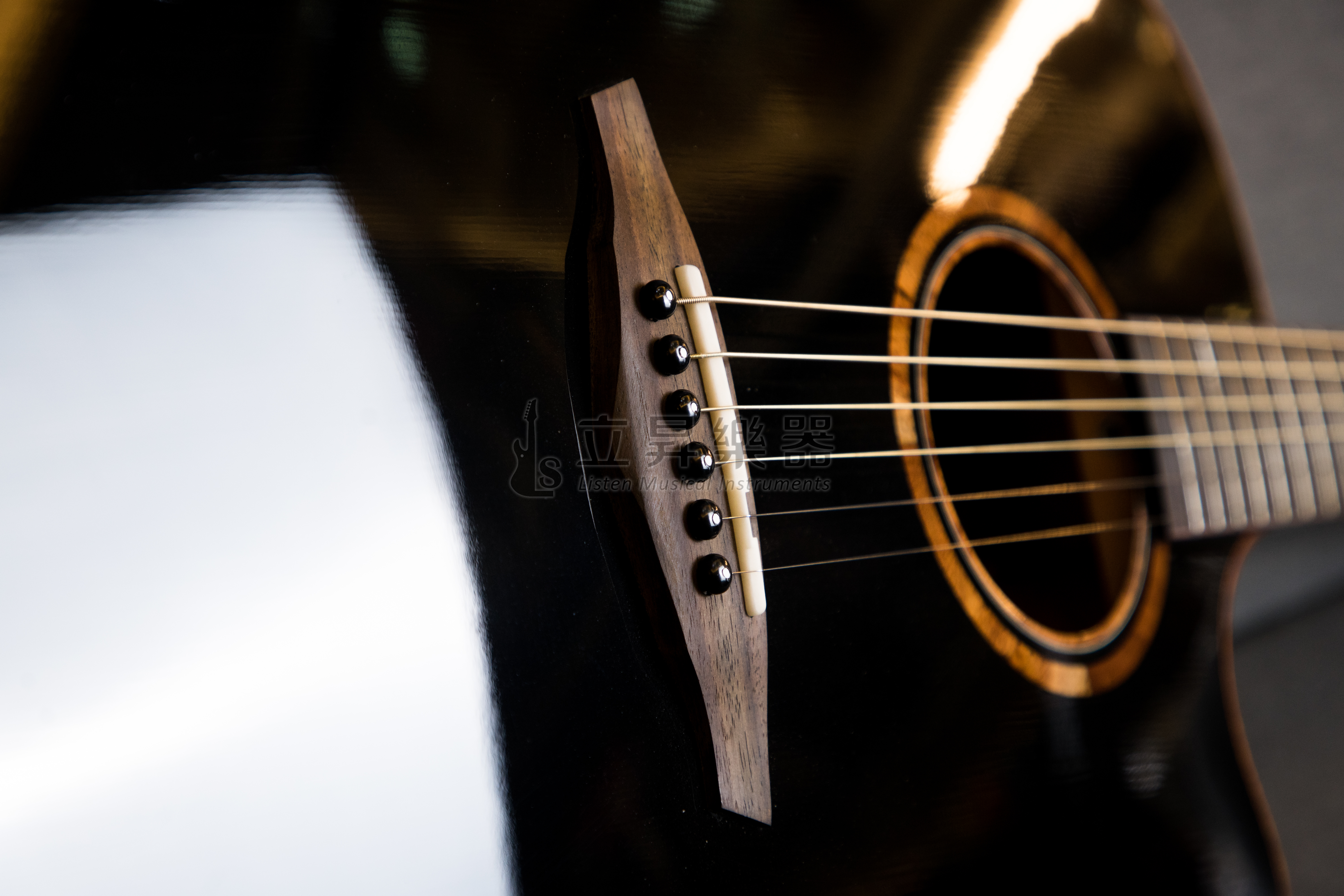 Veelah Veelah V1-GACE-BLK GA桶 黑色 亮面 雲杉面單板 桃花心木側背板 附拾音器 Veelah V1 GACE 第 3 張圖片｜三峽烏克麗麗