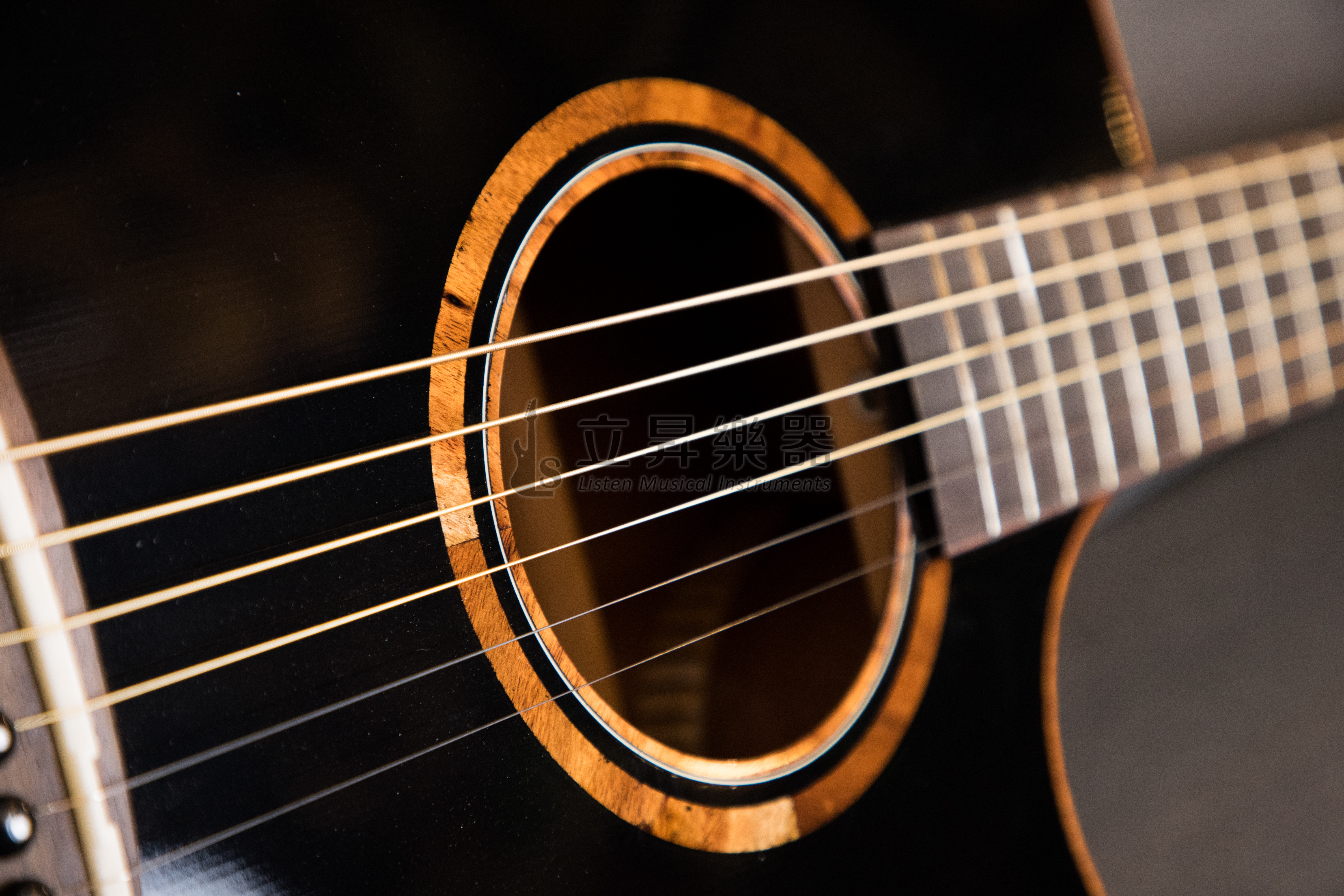 Veelah Veelah V1-GACE-BLK GA桶 黑色 亮面 雲杉面單板 桃花心木側背板 附拾音器 Veelah V1 GACE 第 4 張圖片｜三峽烏克麗麗