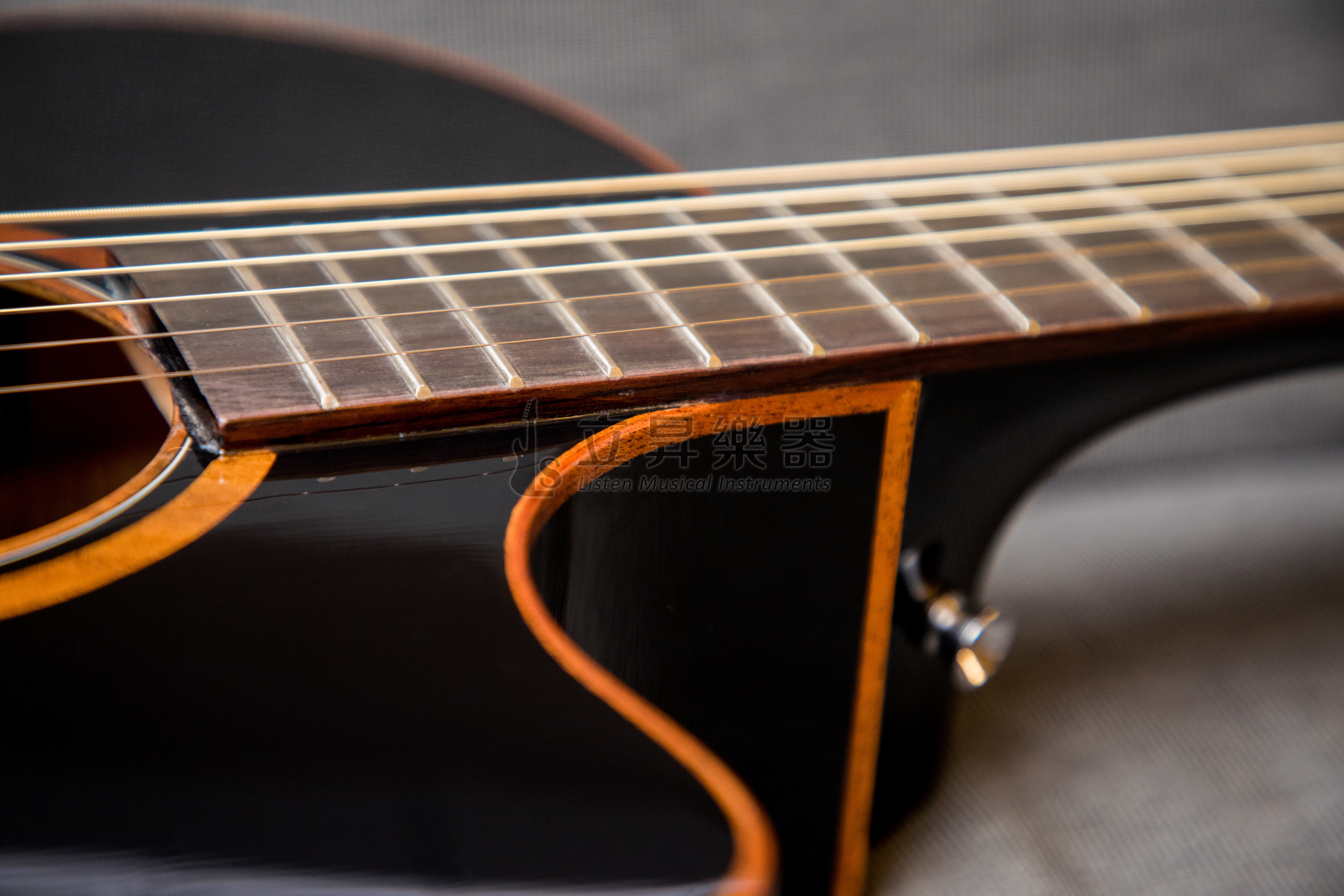 Veelah Veelah V1-GACE-BLK GA桶 黑色 亮面 雲杉面單板 桃花心木側背板 附拾音器 Veelah V1 GACE 第 5 張圖片｜三峽烏克麗麗