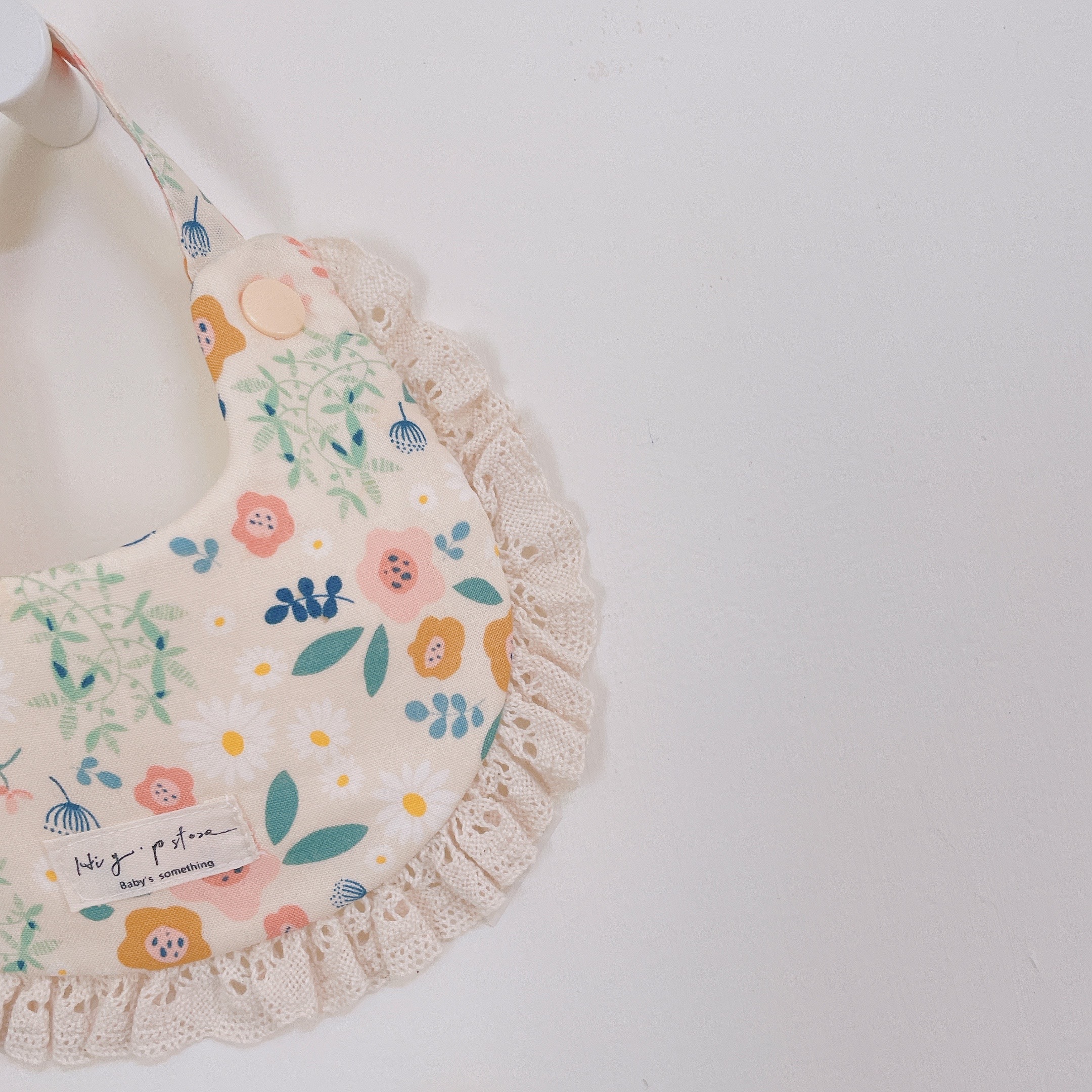 Hi Y.P store-手作圍兜-清新花卉-蕾絲邊