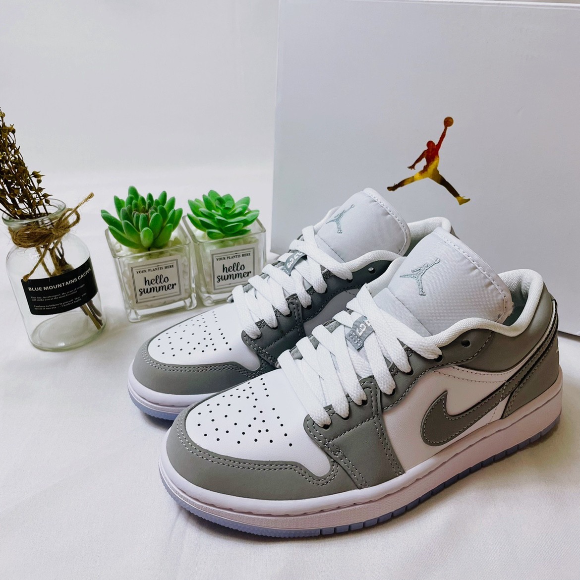 Nike Air Jordan 1 Low "Wolf Grey" 煙灰 灰白 小Dior
