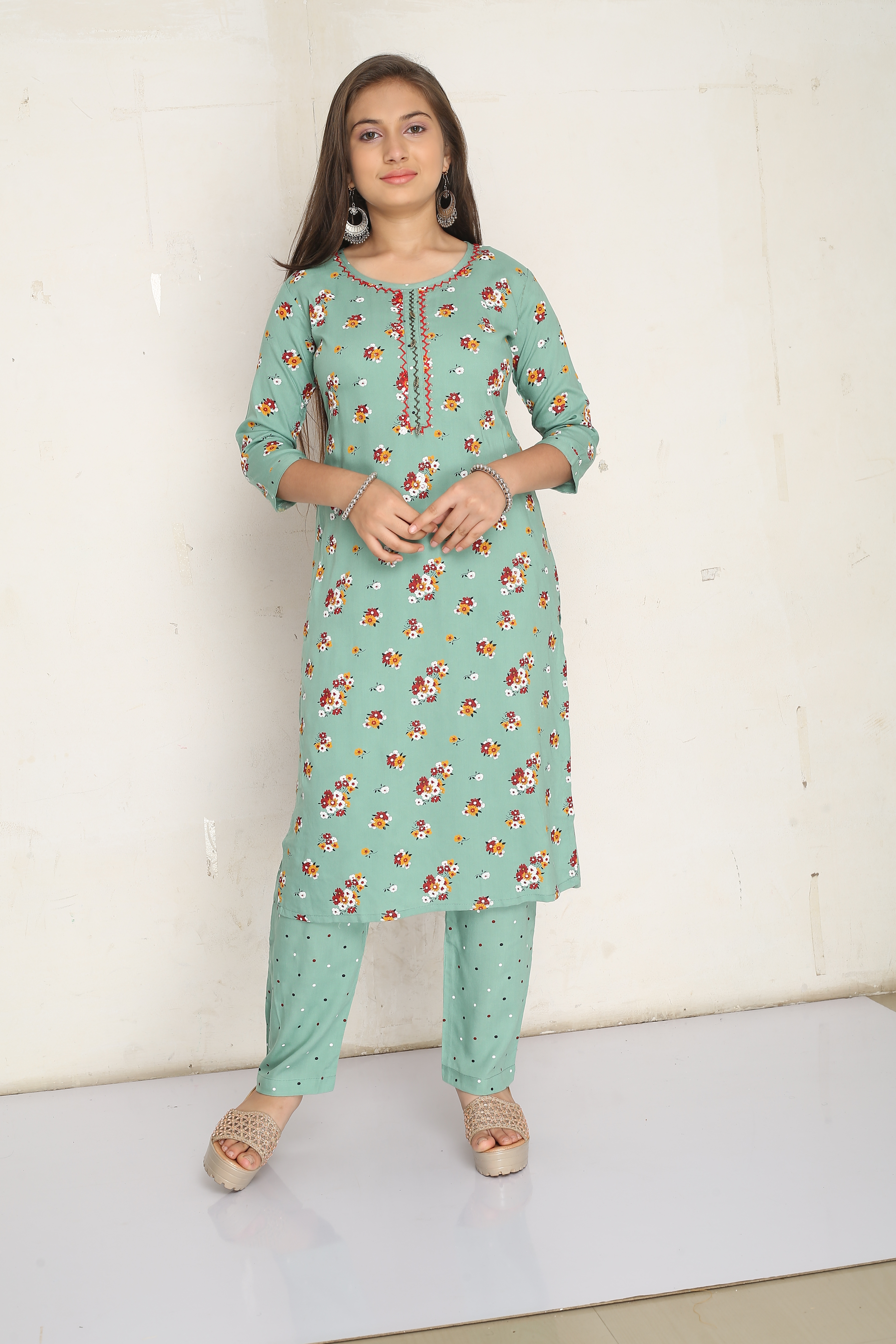 Girl Green Rayon Lipika Straight Kurti Palazzo Pant Set Q1446