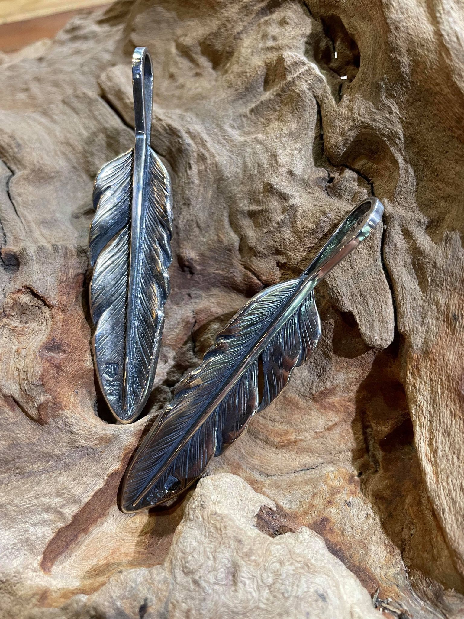 *Black Venom Jewelry-Freedom & Prayer XL(8cm)鑲藍寶石(Sapphire)銀羽。