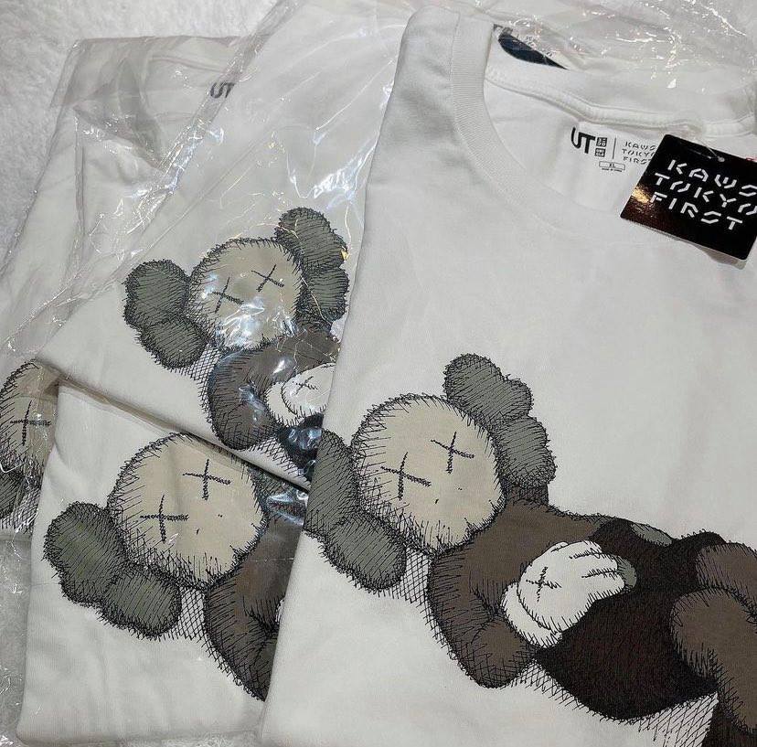 日本東京限定  KAWS x UNIQLO  摀臉  聯名款 Kaws Tokyo T-Shirt 現貨