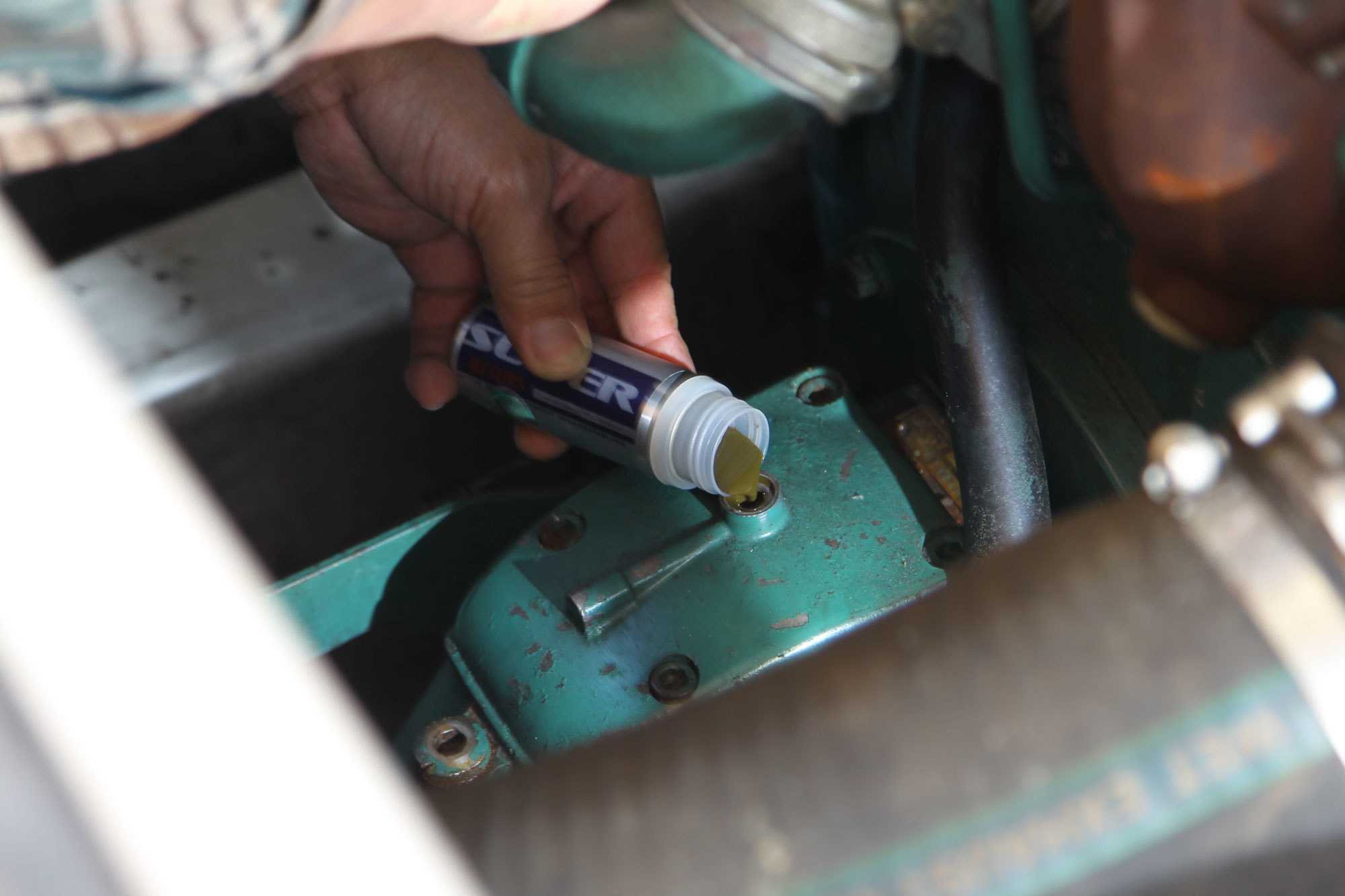 Super Nano transmission restorer for automatic transmissions 自動波箱修復劑 到人波箱一