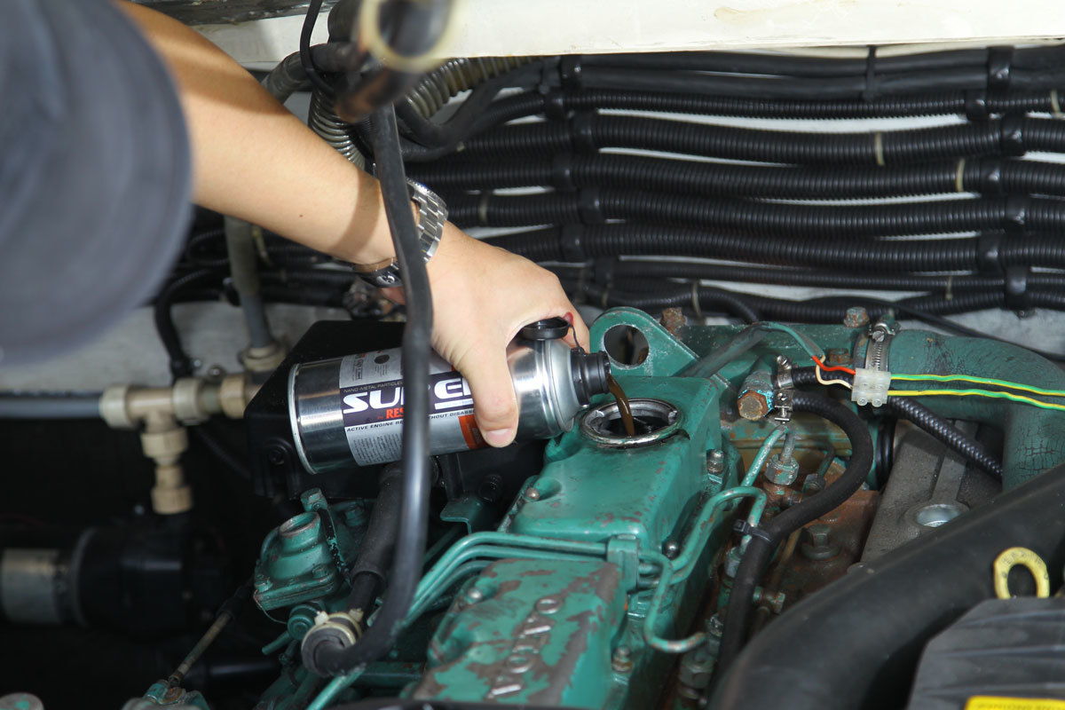Super HEAVY DUTY 引擎修復劑 350g 倒入引擎一 marine diesel engine restorer on volvo penta engine 1