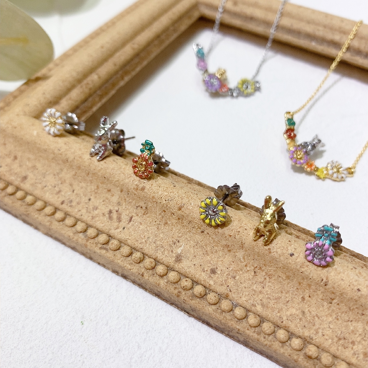 [日本制] 琺瑯細粒兔仔&小花耳環set