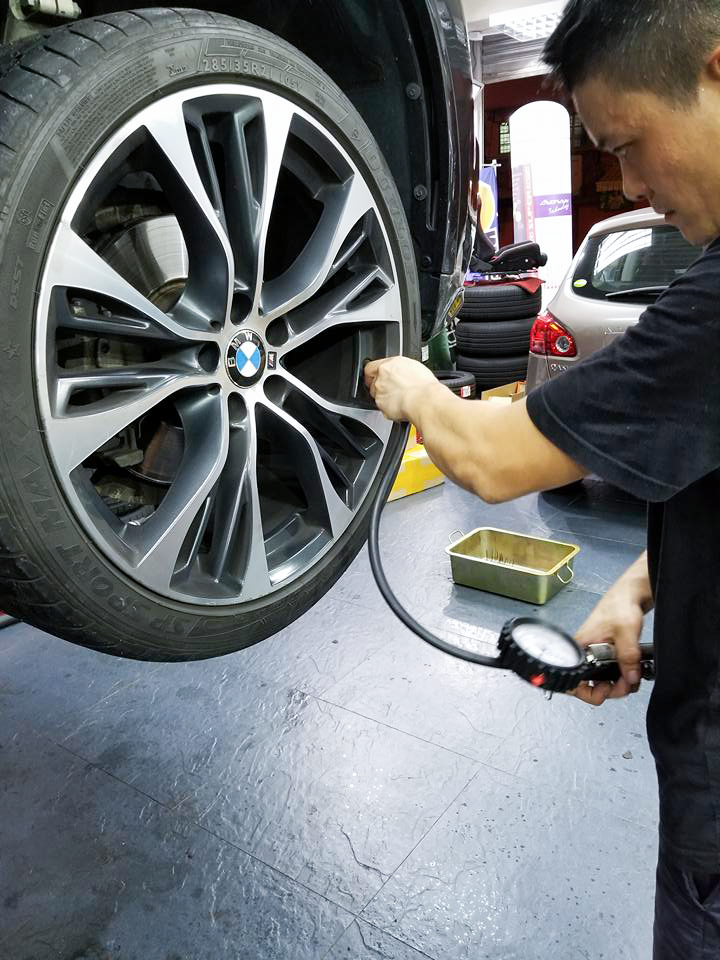 BMW X5 M black type pressure 呔氣 打胎氣 super nano 火炭