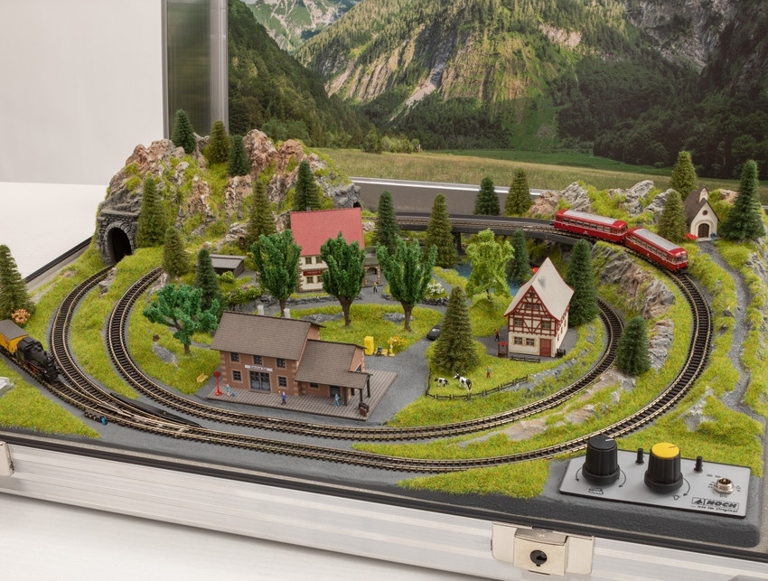 Noch 88313 Z Briefcase Layout Serfaus with MÄRKLIN Track