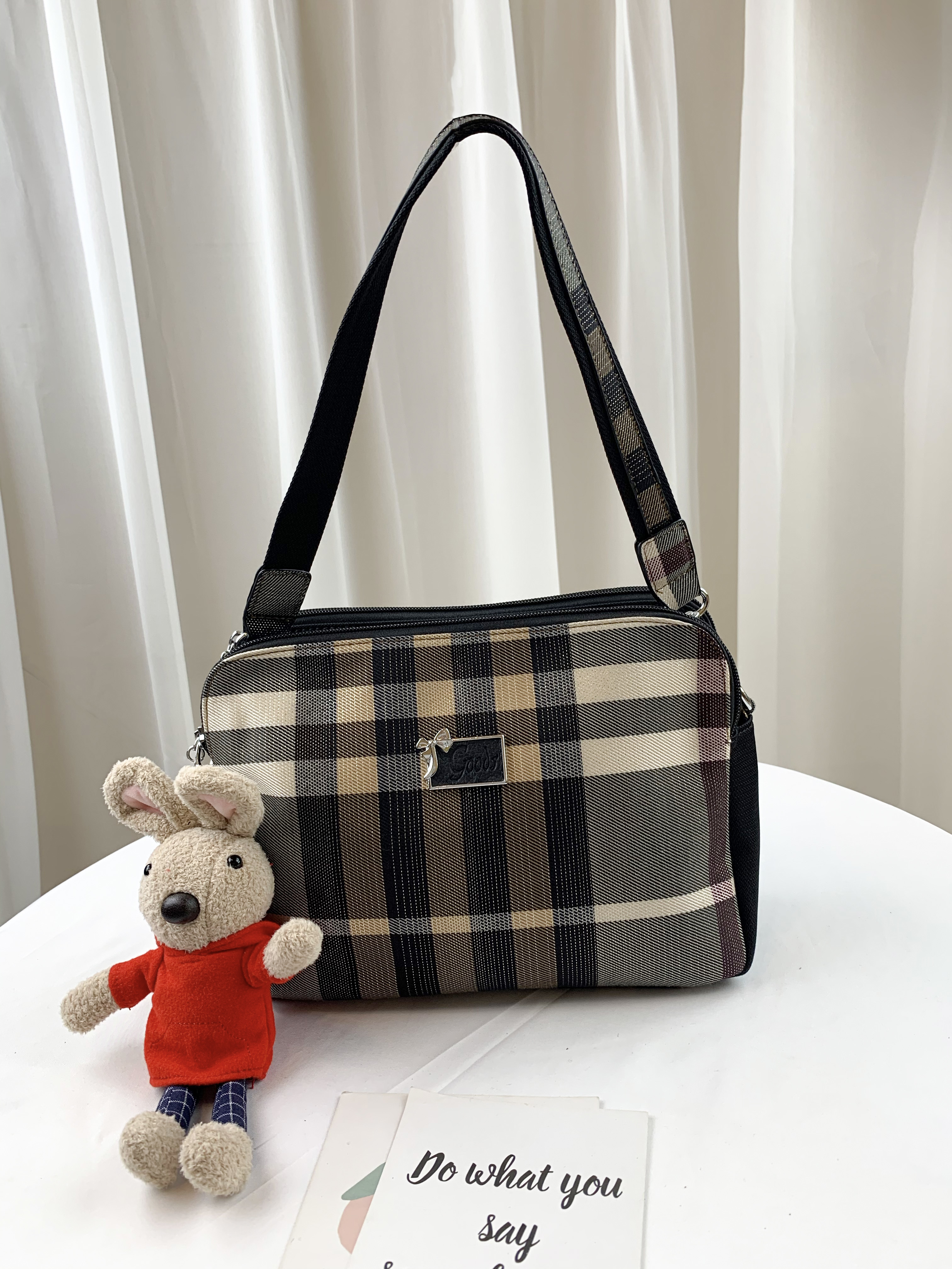 GOODS 黑格紋防潑水側背包  #2250