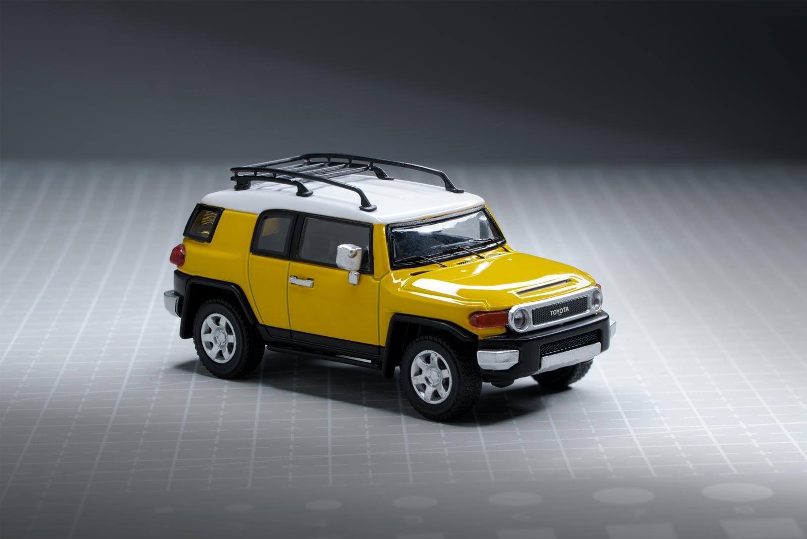 Model 1 x Stance Hunters Toyota FJ Cruiser XJ10 (Sun Fusion) LHD (C33195)
