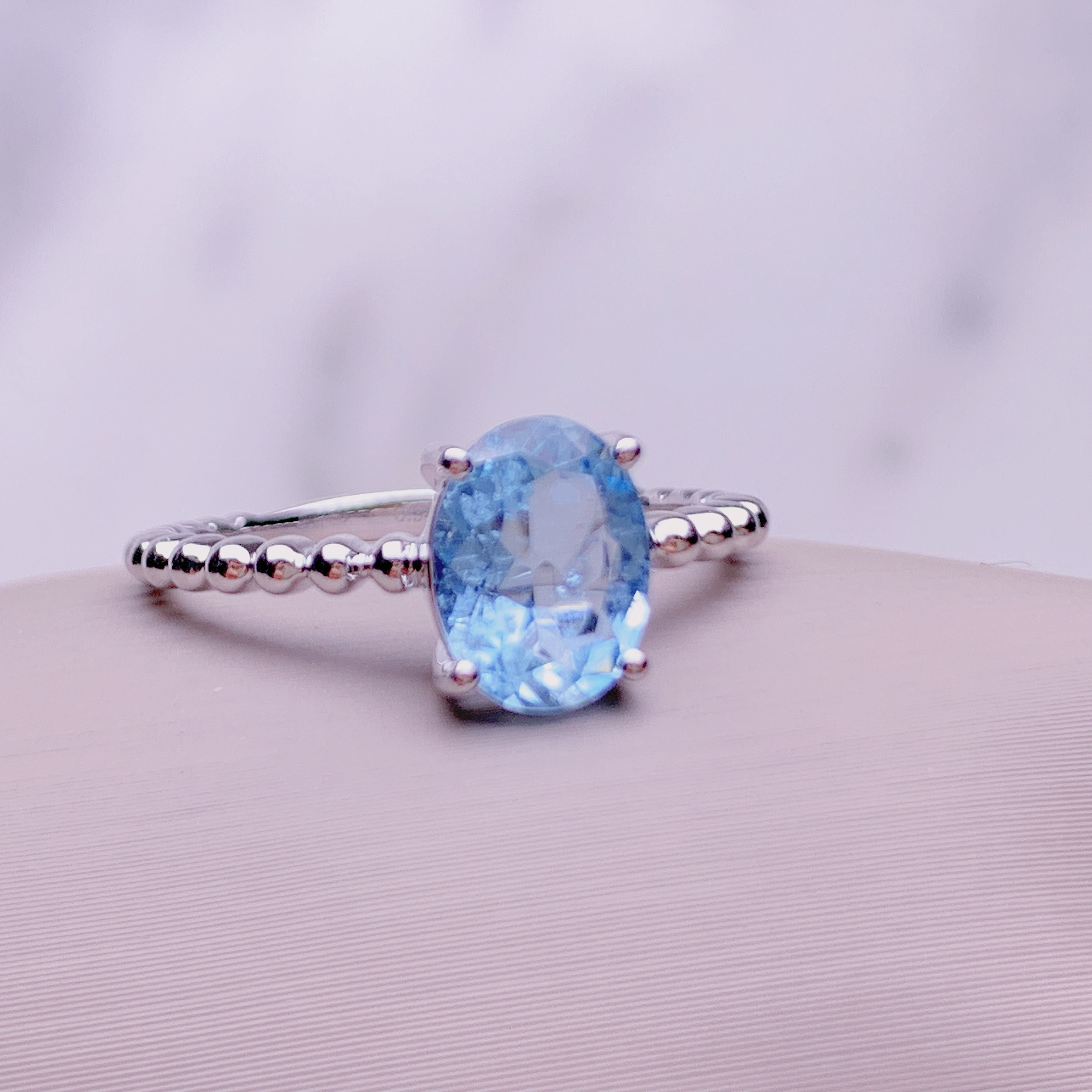 18K 白金 0.94ct 海藍寶戒指