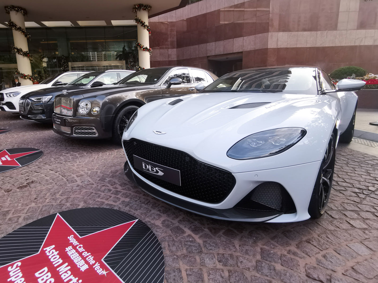 automobile magazine hong kong car of the year 2019 車主 white aston marton dbs 白色阿士頓馬田