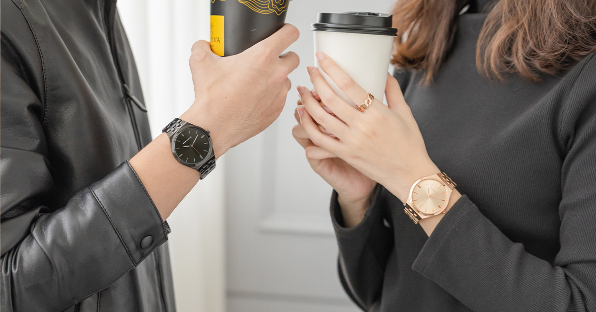 極簡大刻度的設計更帶著斯文的書卷氣息