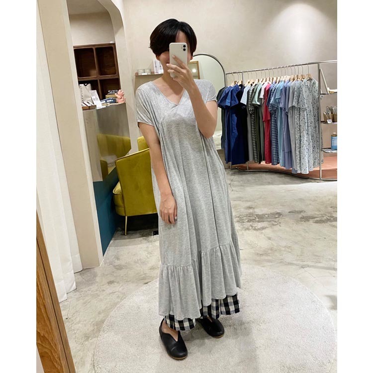 身體語言剪裁針織洋裝-靠近