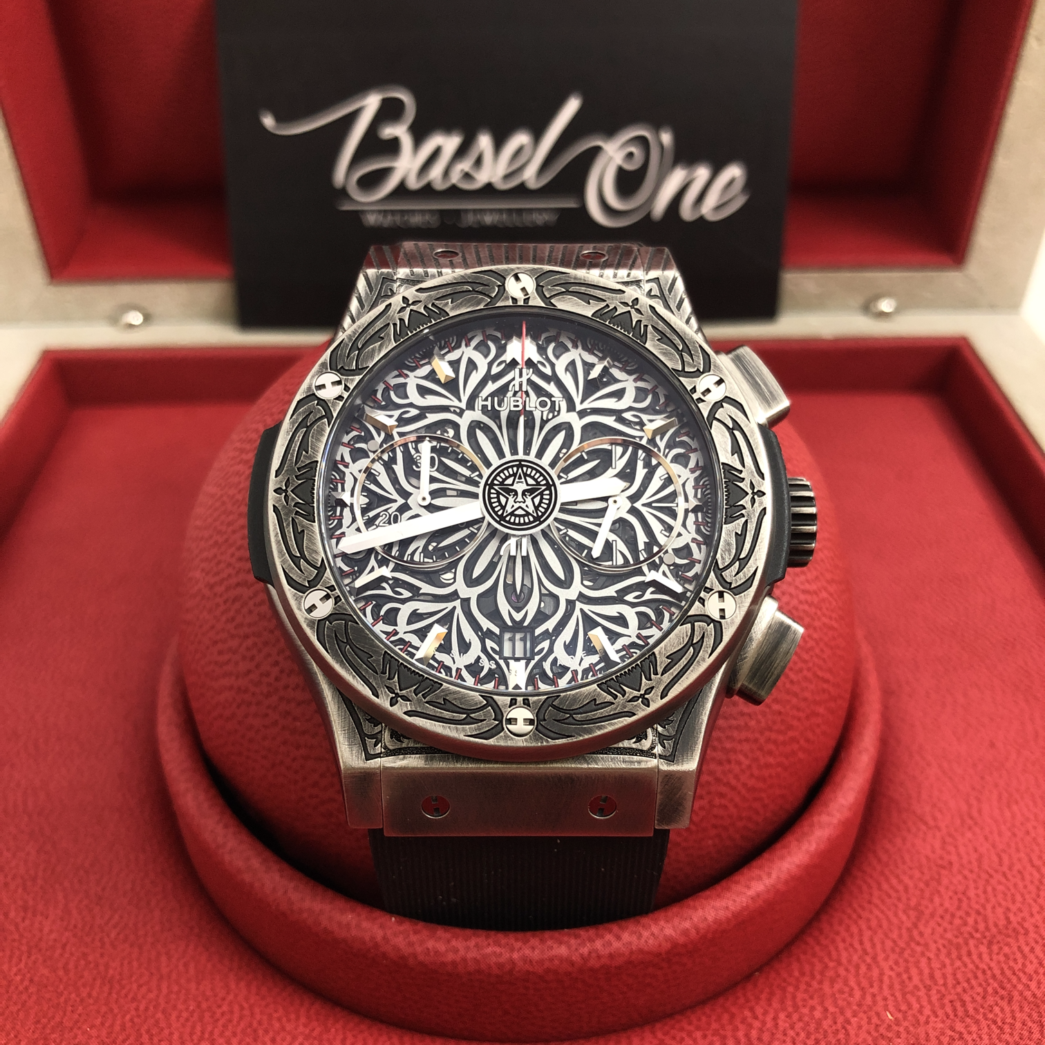 Discontinued HUBLOT 525.NX.0137.RX.SHF21 OBEY CHRONOGRAPH SHEPARD FAIREY 45MM
