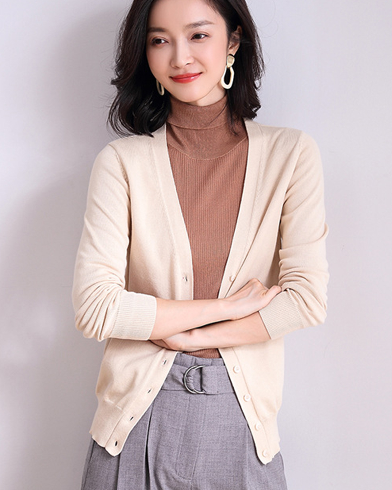 杏/黑【零碼出清不退換】V領排釦純色細織外套