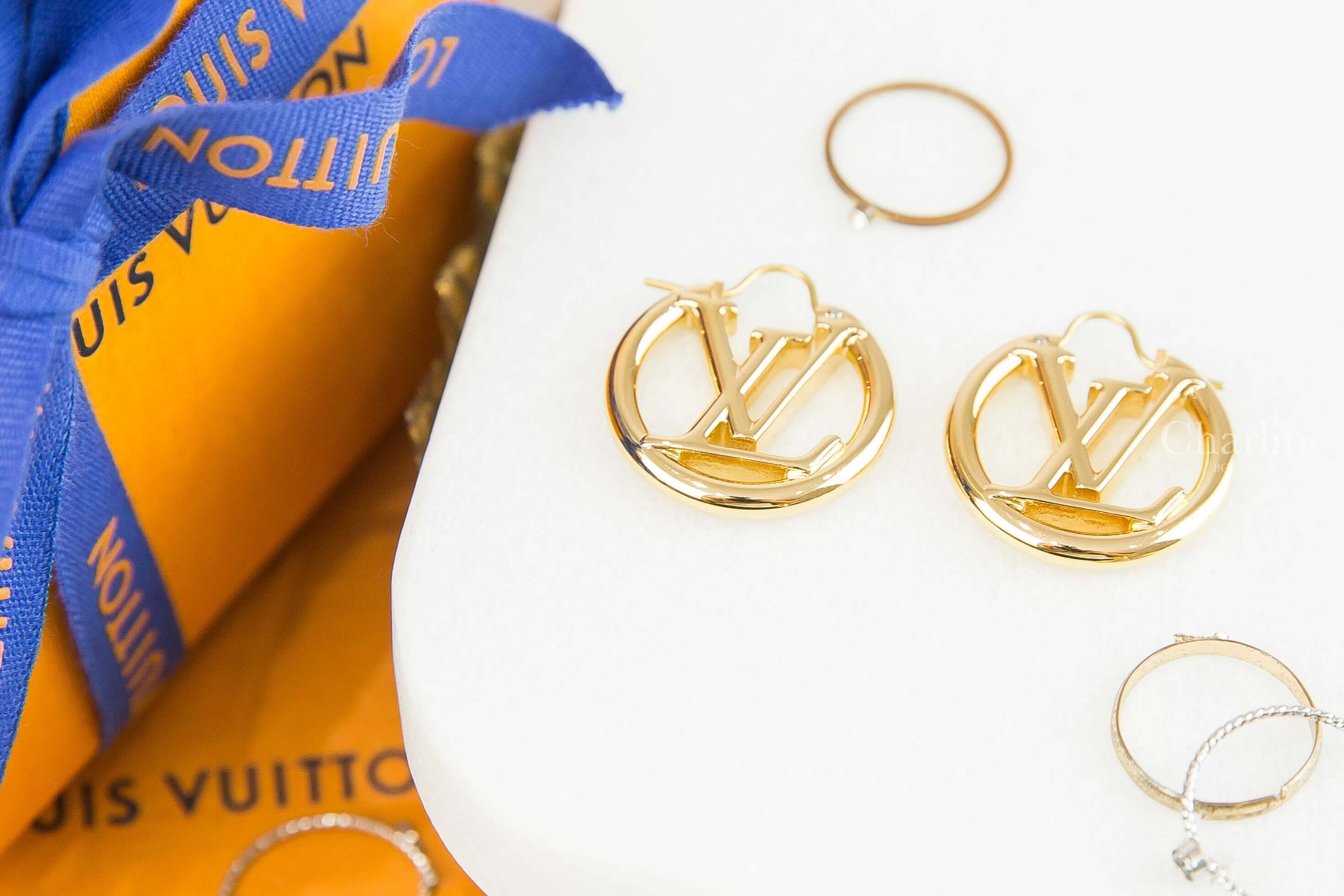 Louis Vuitton Louise Earrings 金色LV Logo 圓圈耳環-Charline Boutique 精品代購