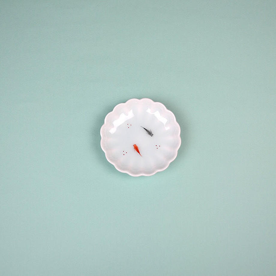 虎仙窯  青白瓷 稻田魚紋菊豆皿