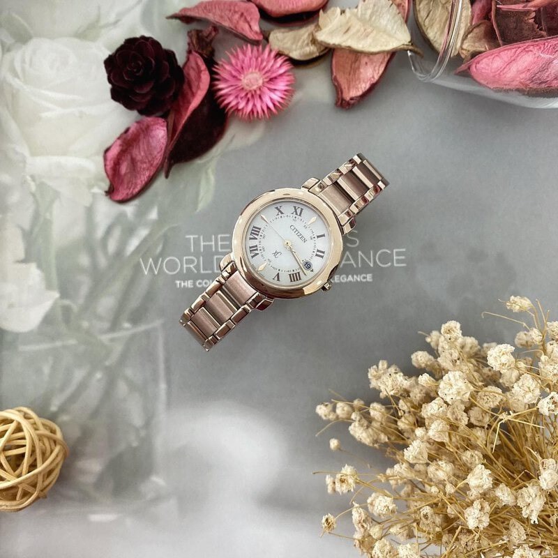 【CITIZEN 星辰】XC系列 甜美邂逅時尚電波錶 ES9444-50A 27mm 現代鐘錶