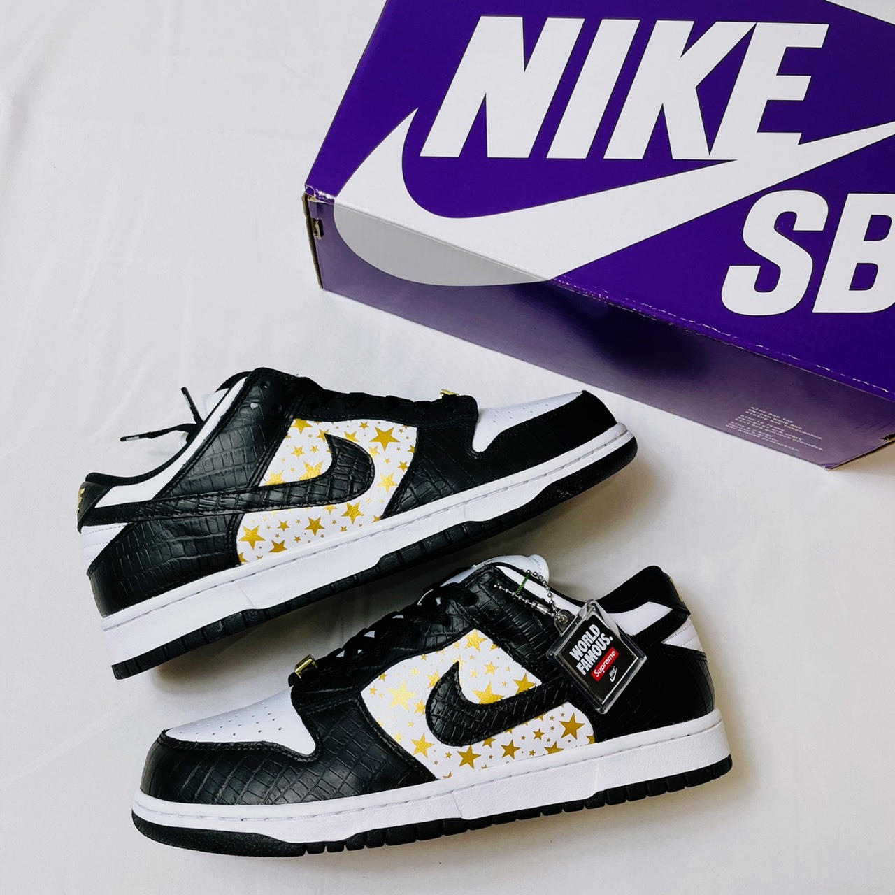 Supreme x Nike SB Dunk Low “Black Stars” 白金黑 黑白 限量款