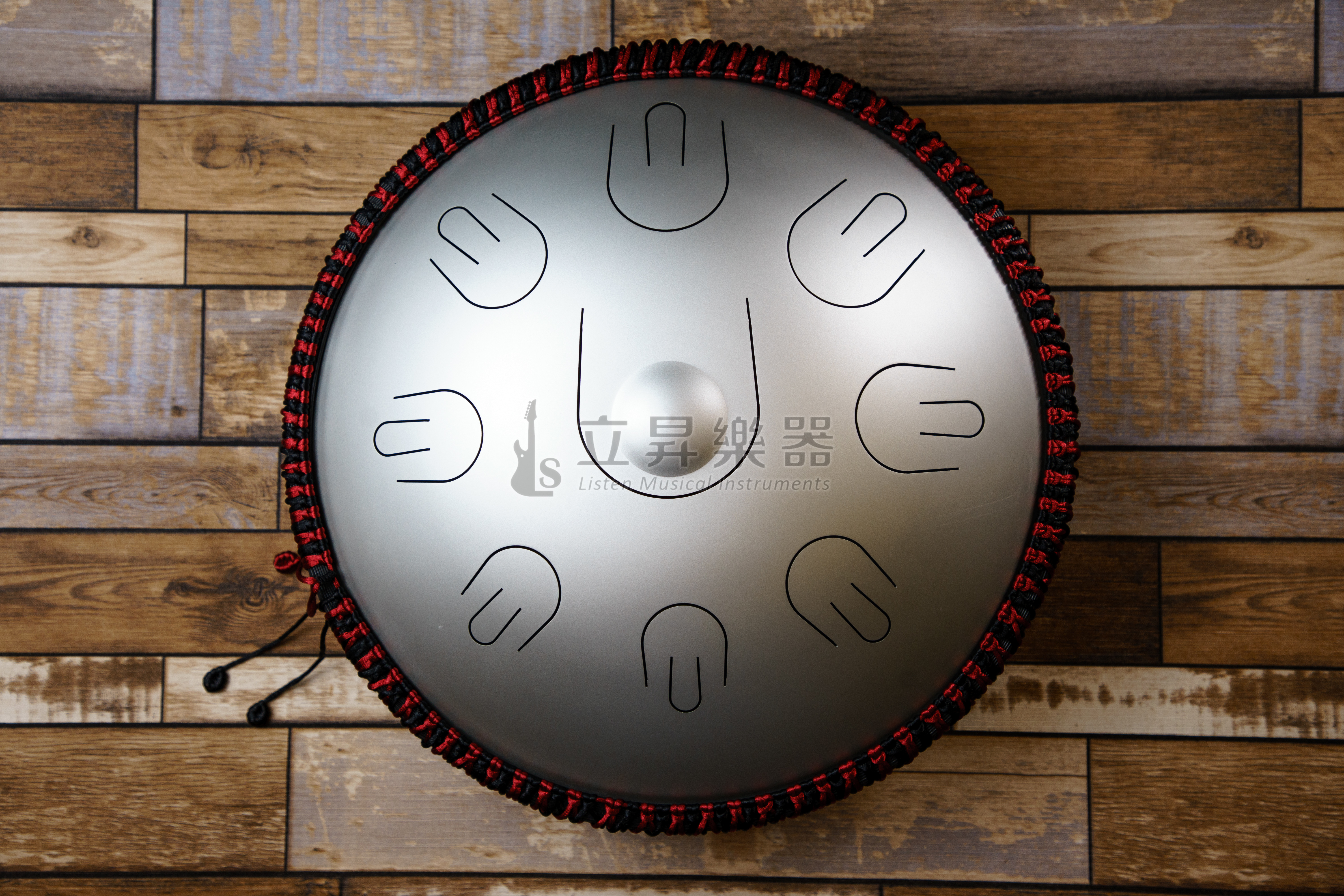 魯儒 Hluru HA1409 手碟鼓 Handpan 墨黑色 電鍍銀色 14吋 9音 D調 含銅鋼製/A系列專業空靈鼓 含袋 HCT聯名包 可加購腳架 第 3 張圖片｜三峽鼓 / 打擊