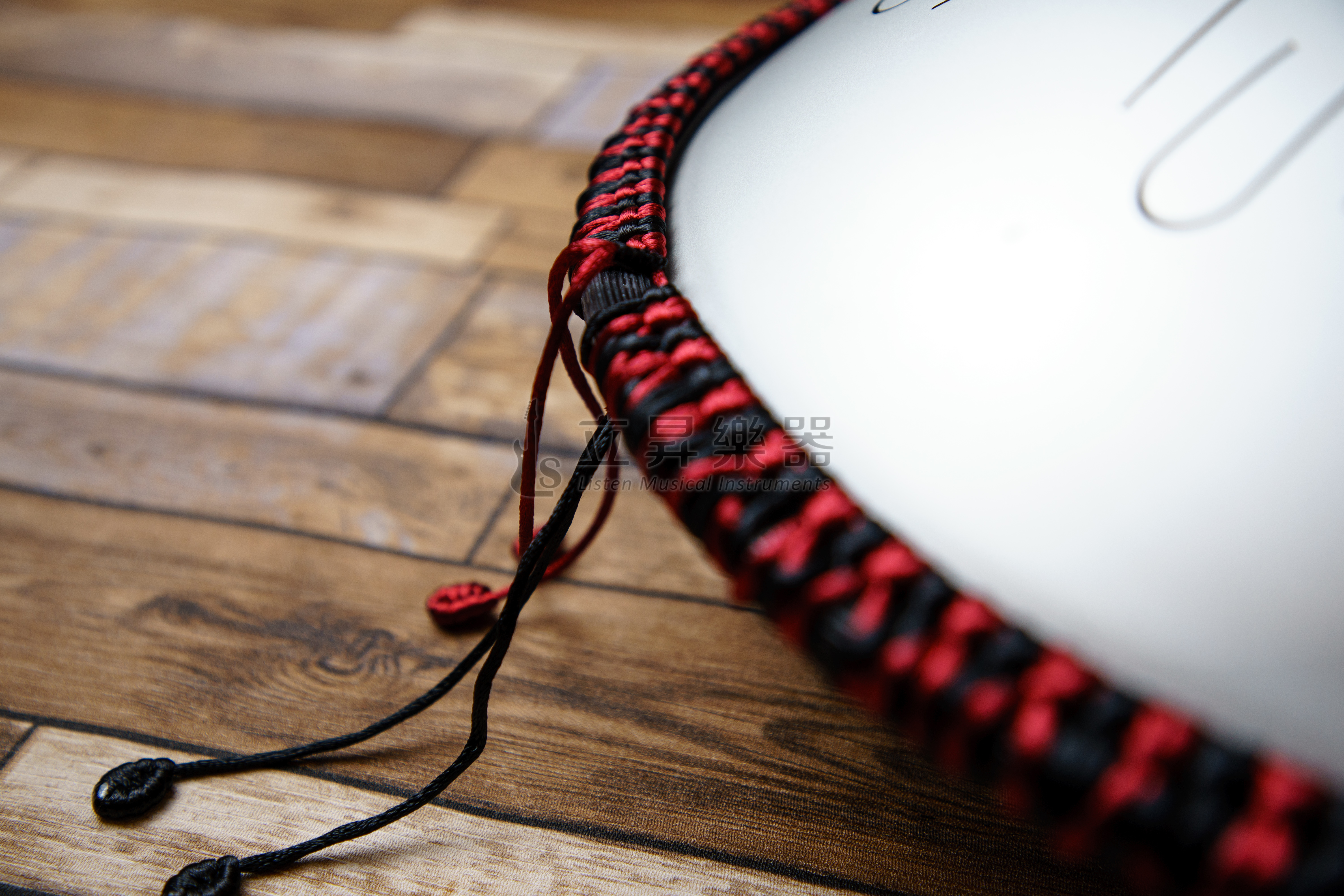 魯儒 Hluru HA1409 手碟鼓 Handpan 墨黑色 電鍍銀色 14吋 9音 D調 含銅鋼製/A系列專業空靈鼓 含袋 HCT聯名包 可加購腳架 第 4 張圖片｜三峽鼓 / 打擊