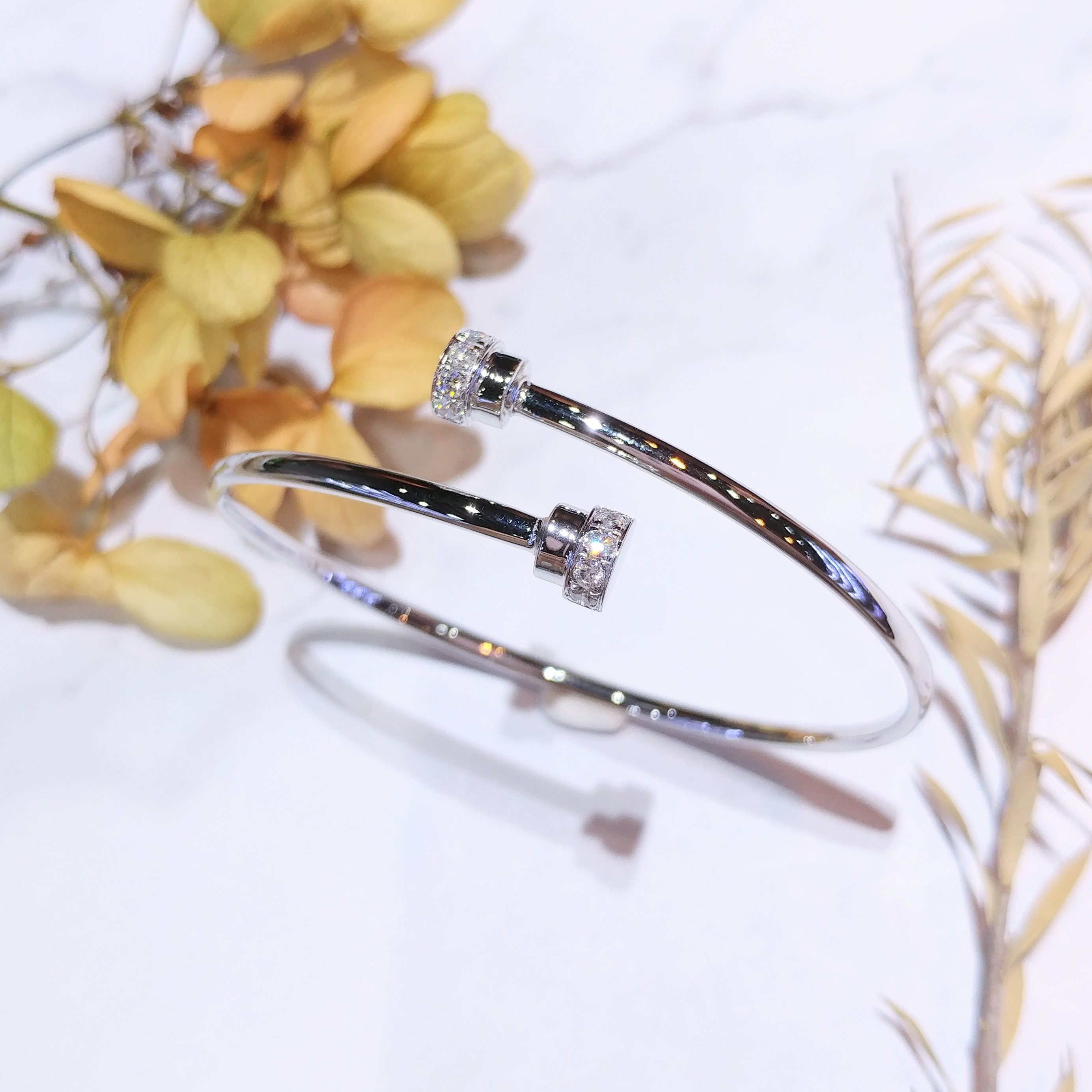 全新18K白金25份鑽石手鈪