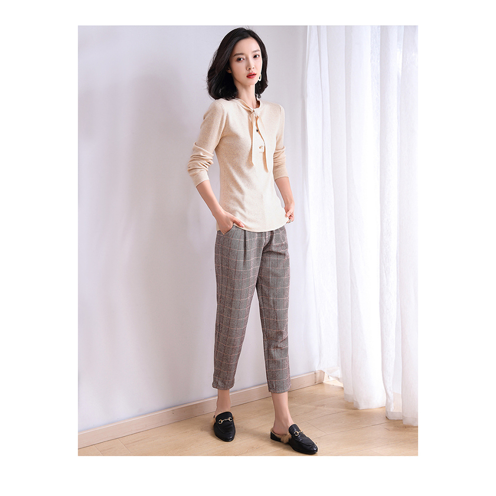 DEER.W 造型寶石釦綁帶針織上衣 杏色