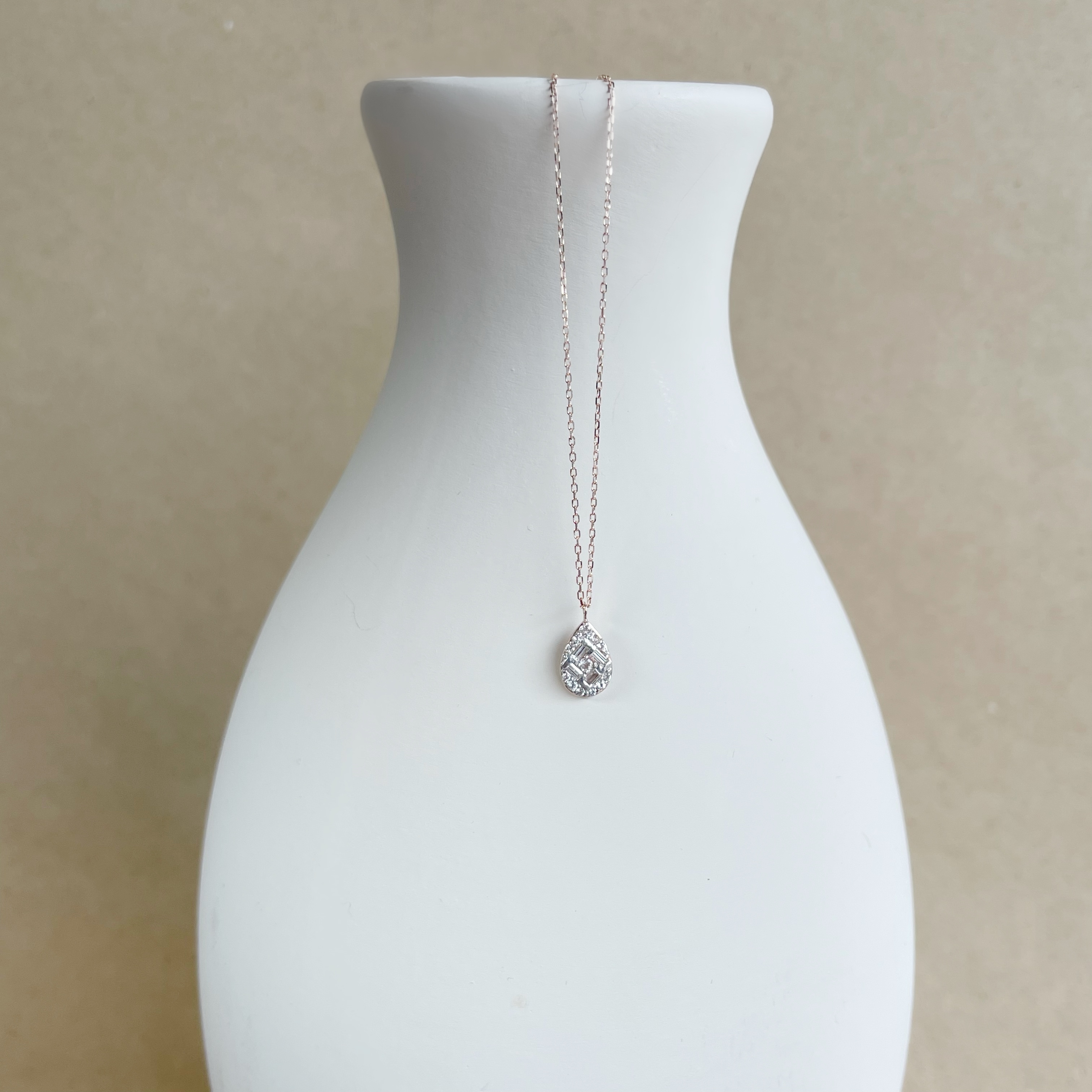 14K華麗密鑲水滴白托帕石項鍊