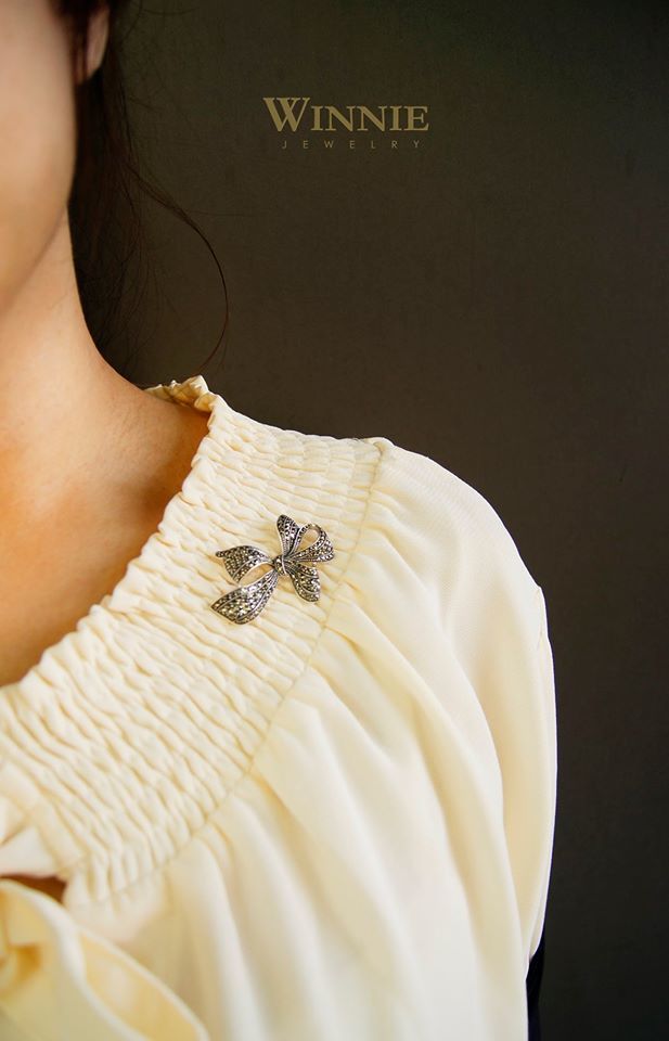 馬克賽石蝴蝶結胸針