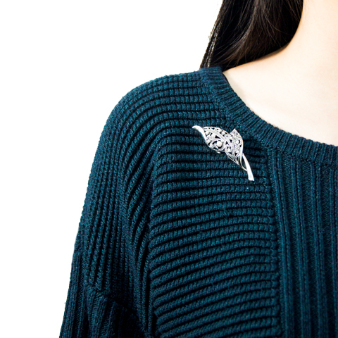 彎曲葉脈珍珠胸針