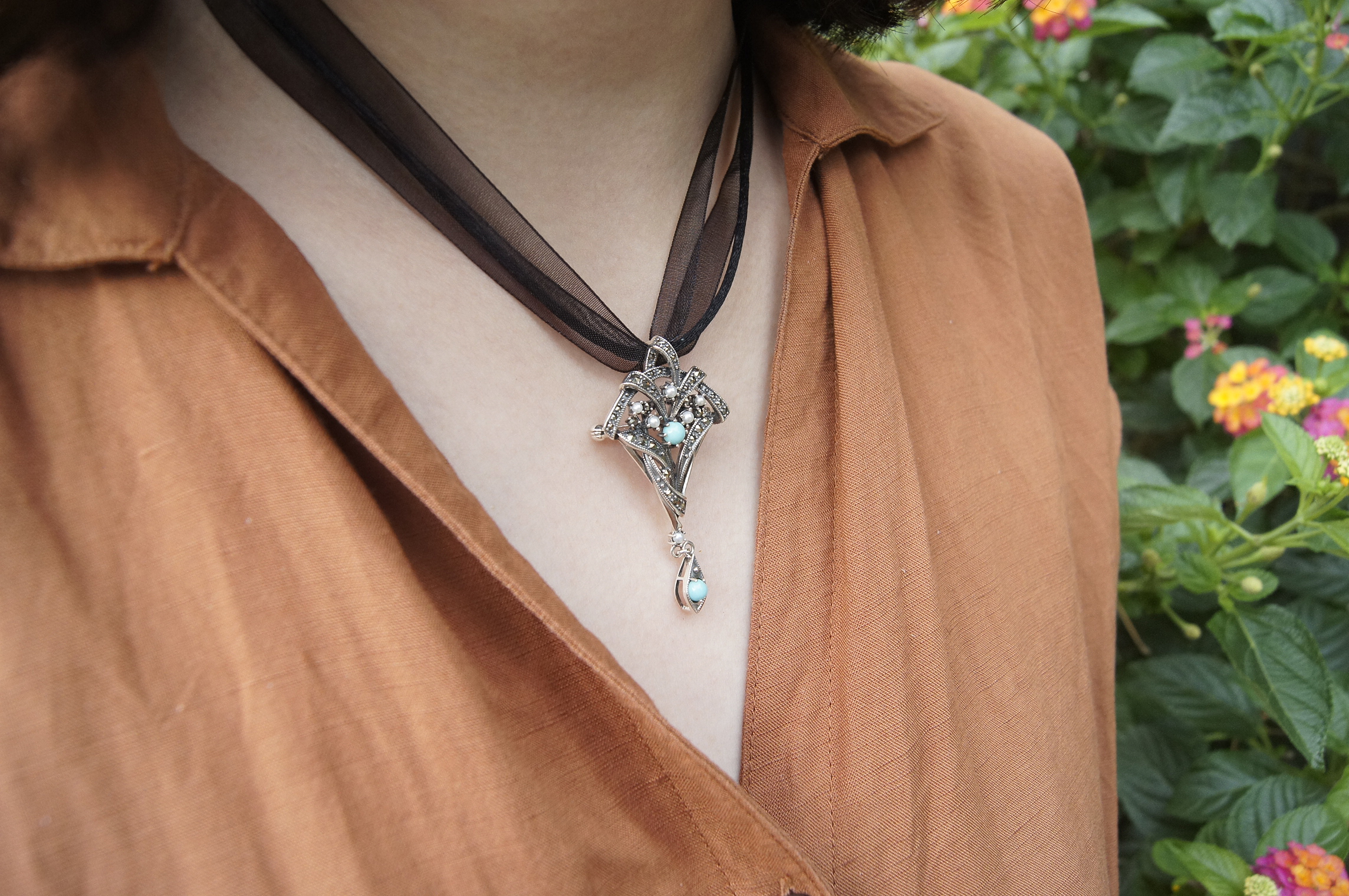 古典綠松石垂吊胸墜