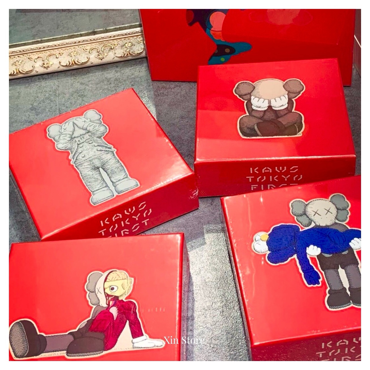 Kaws Tokyo First 日本東京展場限定拼圖五款