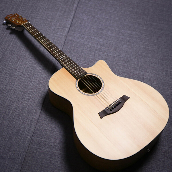 UMA UMA 合板 系列 雲杉木/桃花心木 木吉他 — 三峽吉他 / Bass