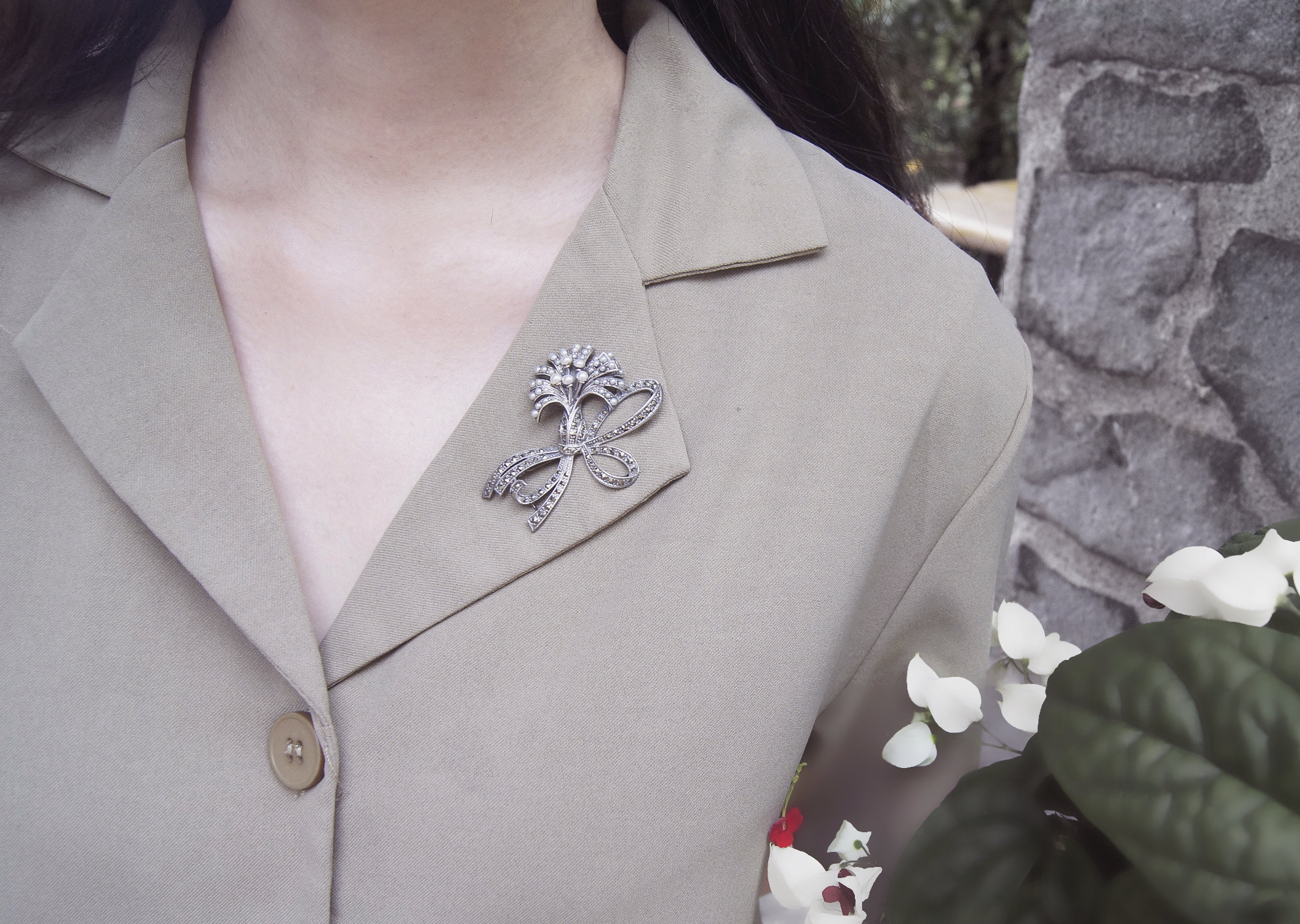 花朵緞帶珍珠胸針