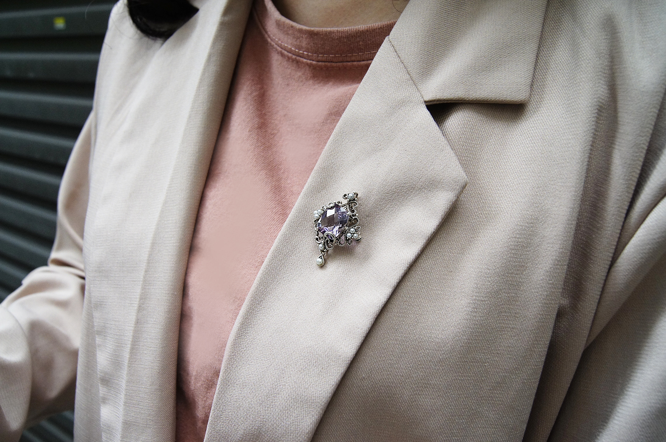 紫水晶花邊垂吊胸墜OP1516