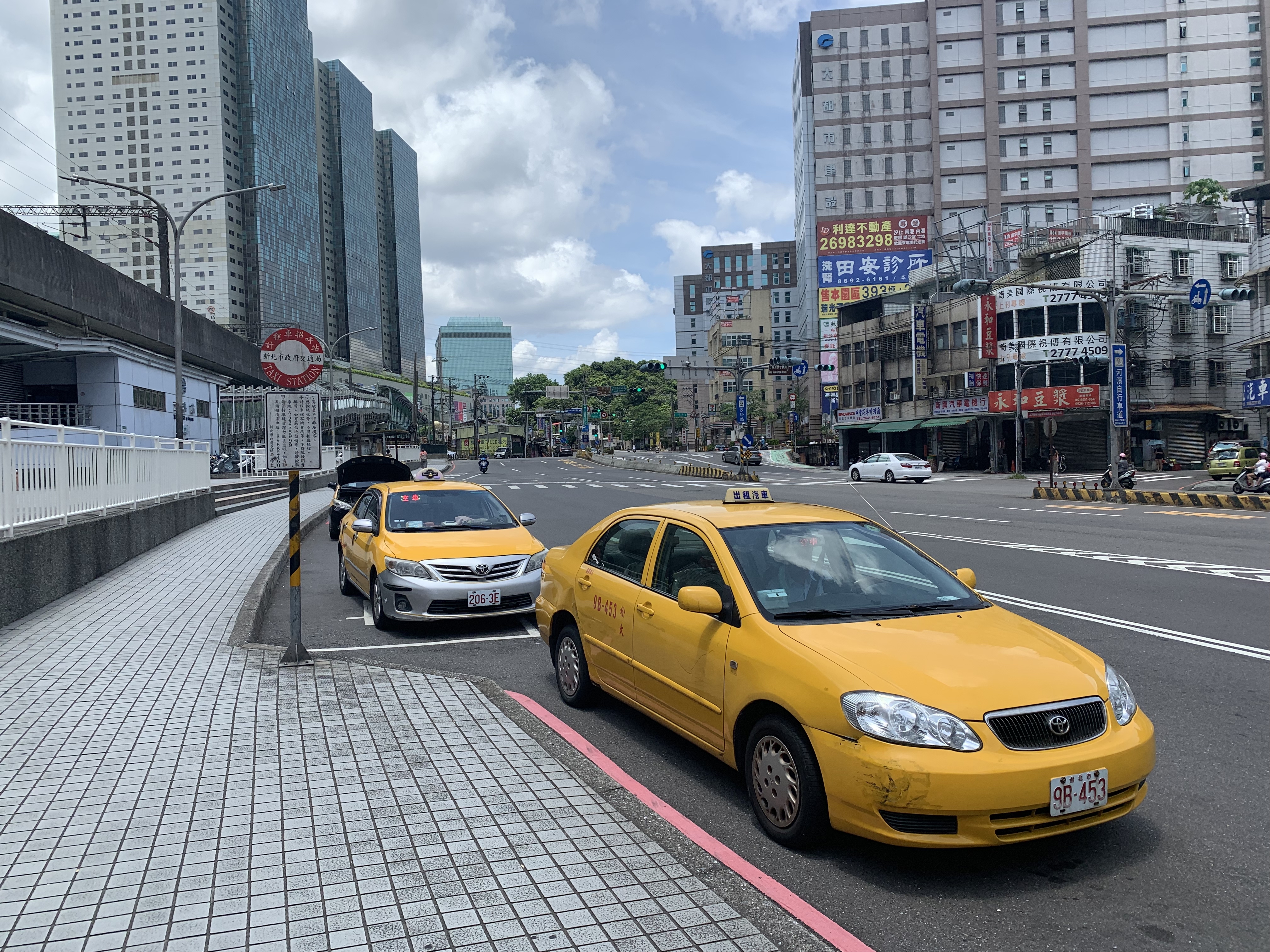 Hướng Dẫn Chi Phí Sinh Hoạt Tại Đài Loan: chi phí taxi