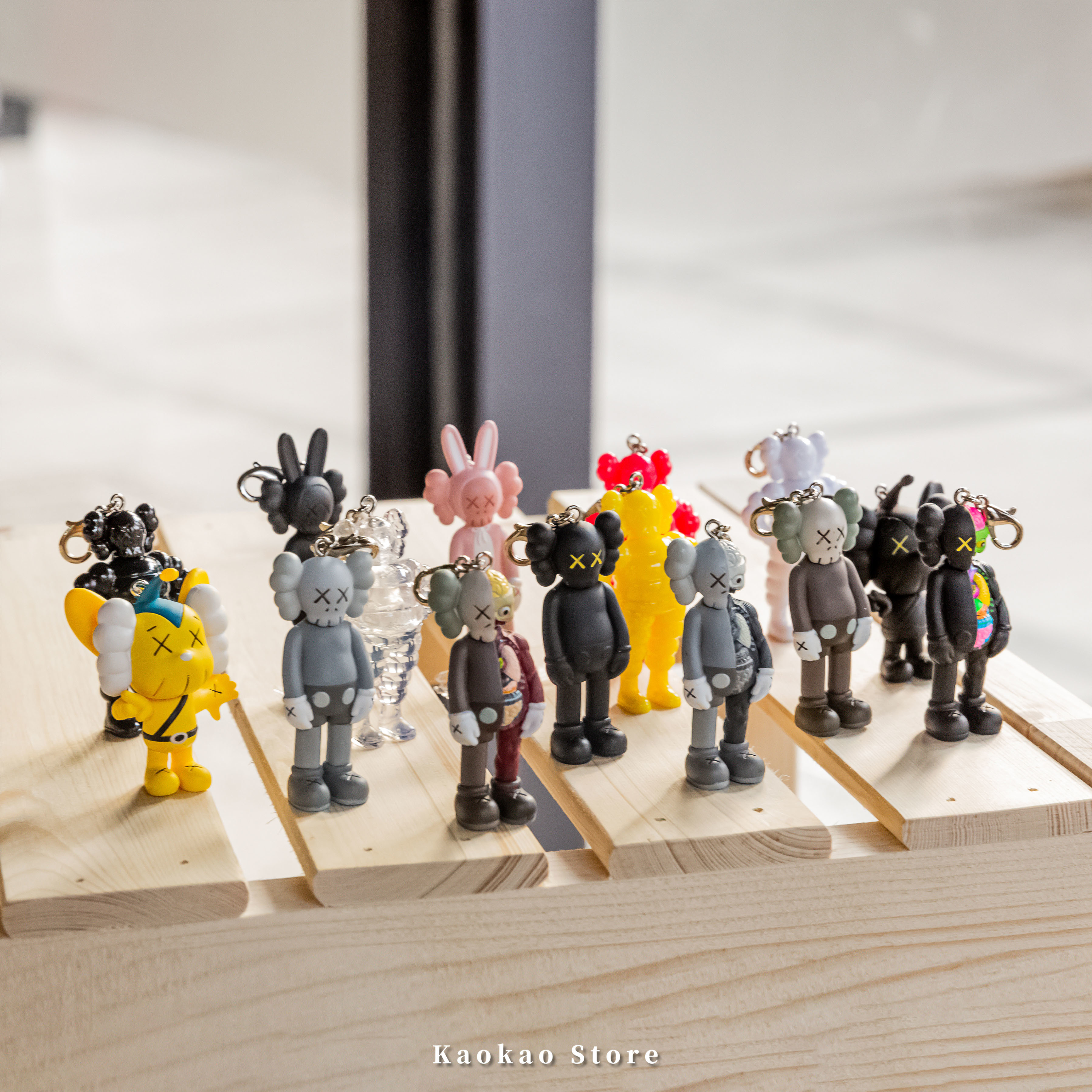 代引不可 KAWS TOKYO COMPANION Gray US First KEYCAHIN KEYCHAIN kaws ...