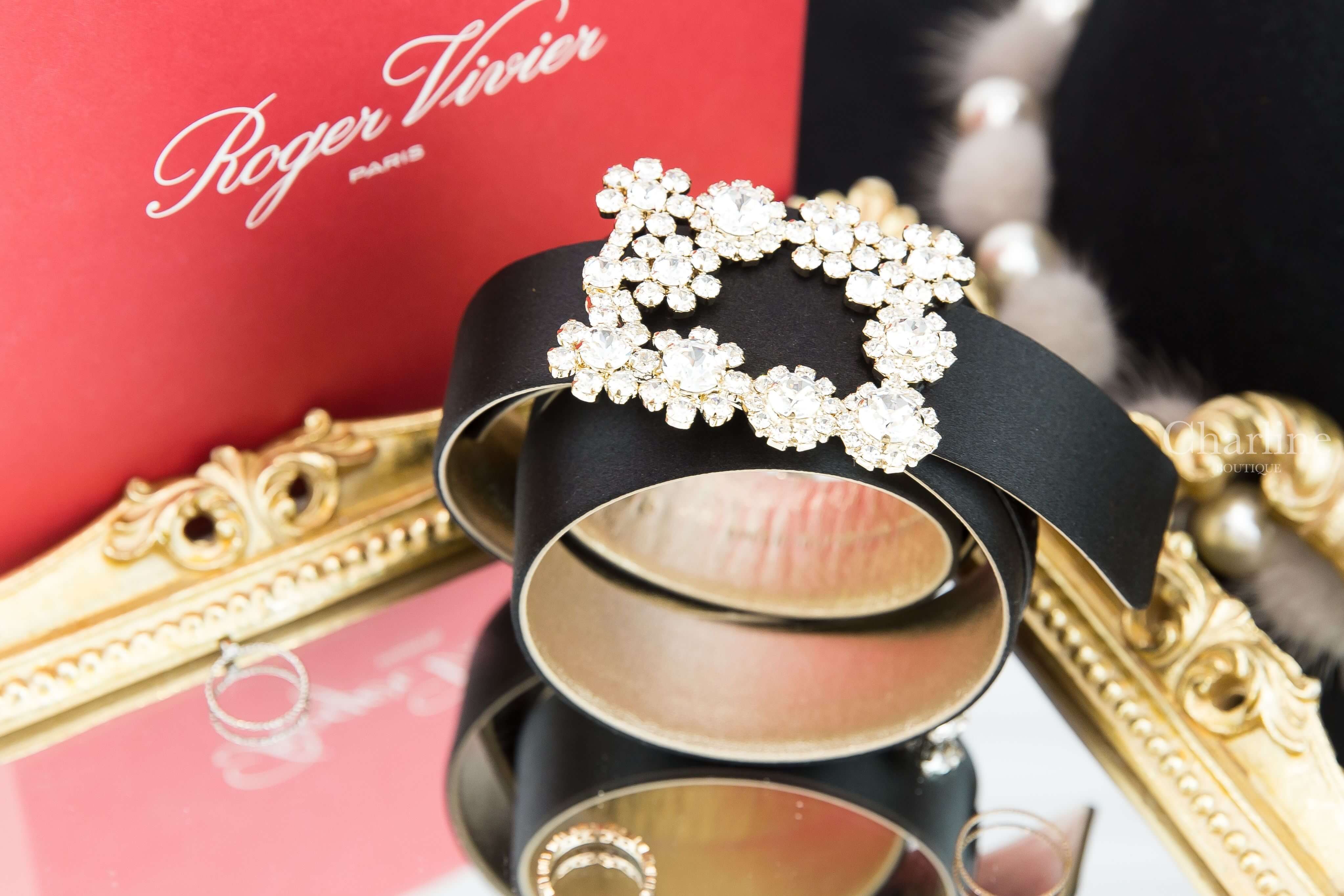 Roger Vivier Flower Strass Buckle Belt In Satin 黑色絲綢鑲鑽花形方釦皮帶-Charline Boutique 精品代購