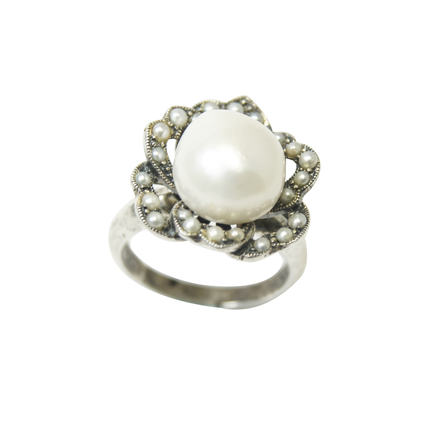 典雅花珍珠戒指