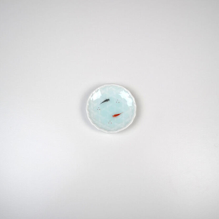 虎仙窯  青白瓷 稻田魚紋籠目豆皿